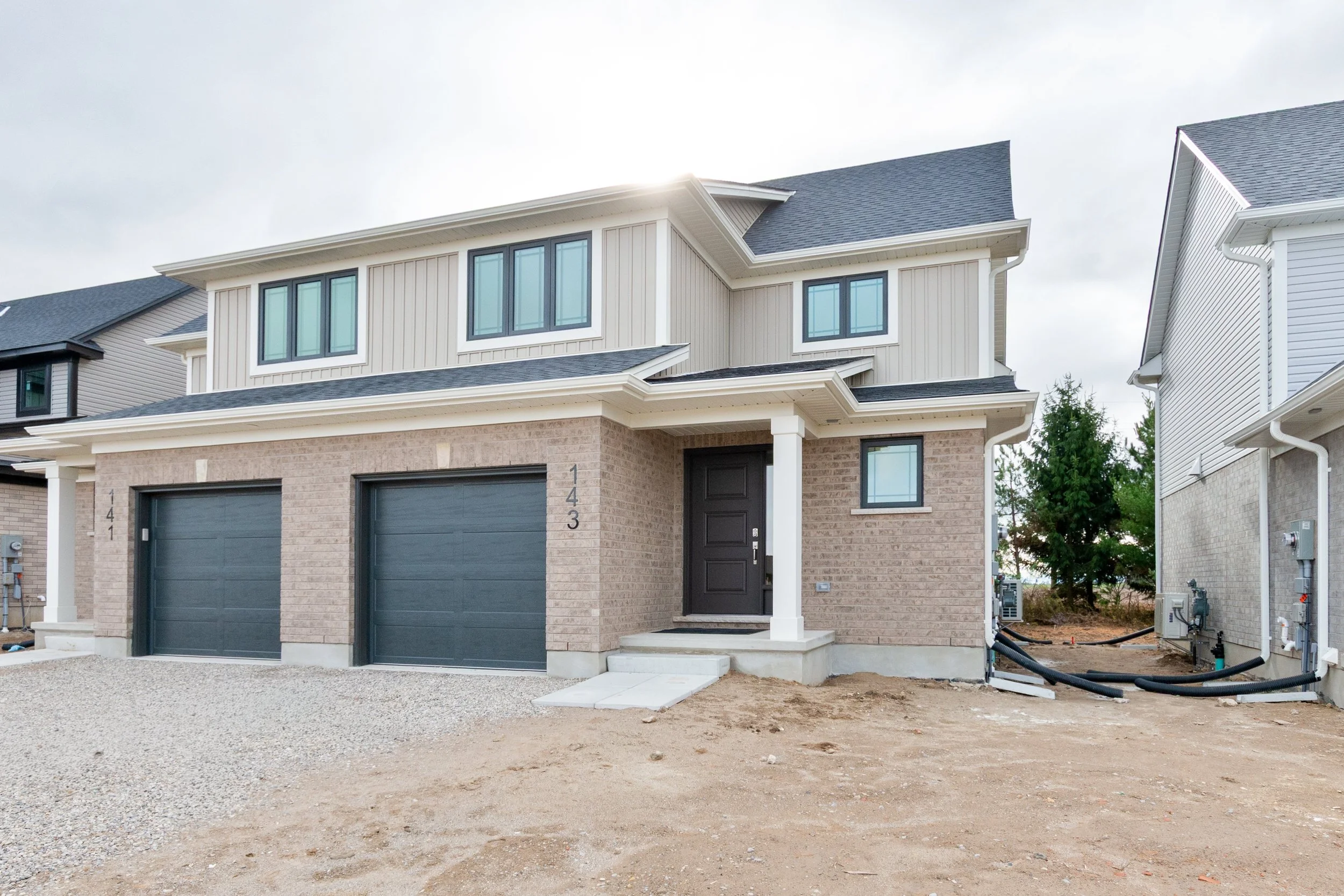 001-01 143 Styles Dr.jpg