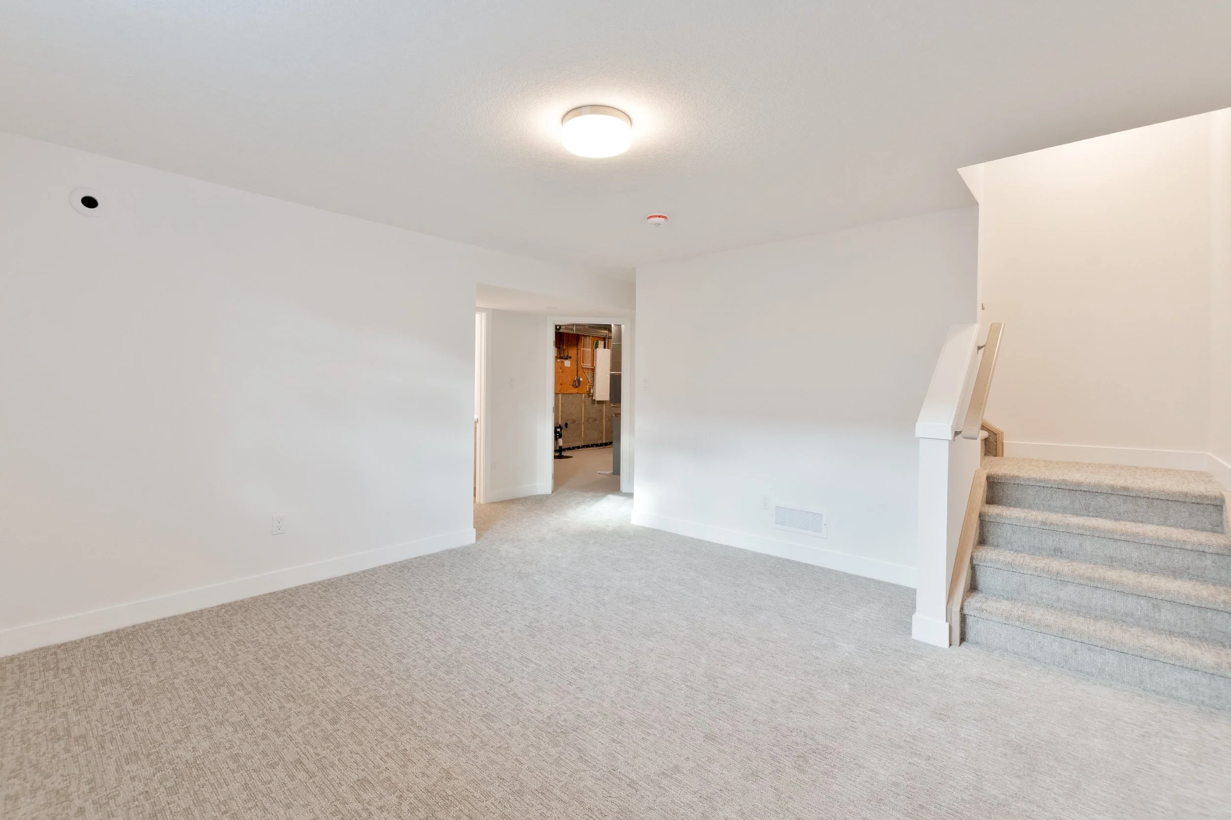 035-35 67 Harrow Ln.jpg