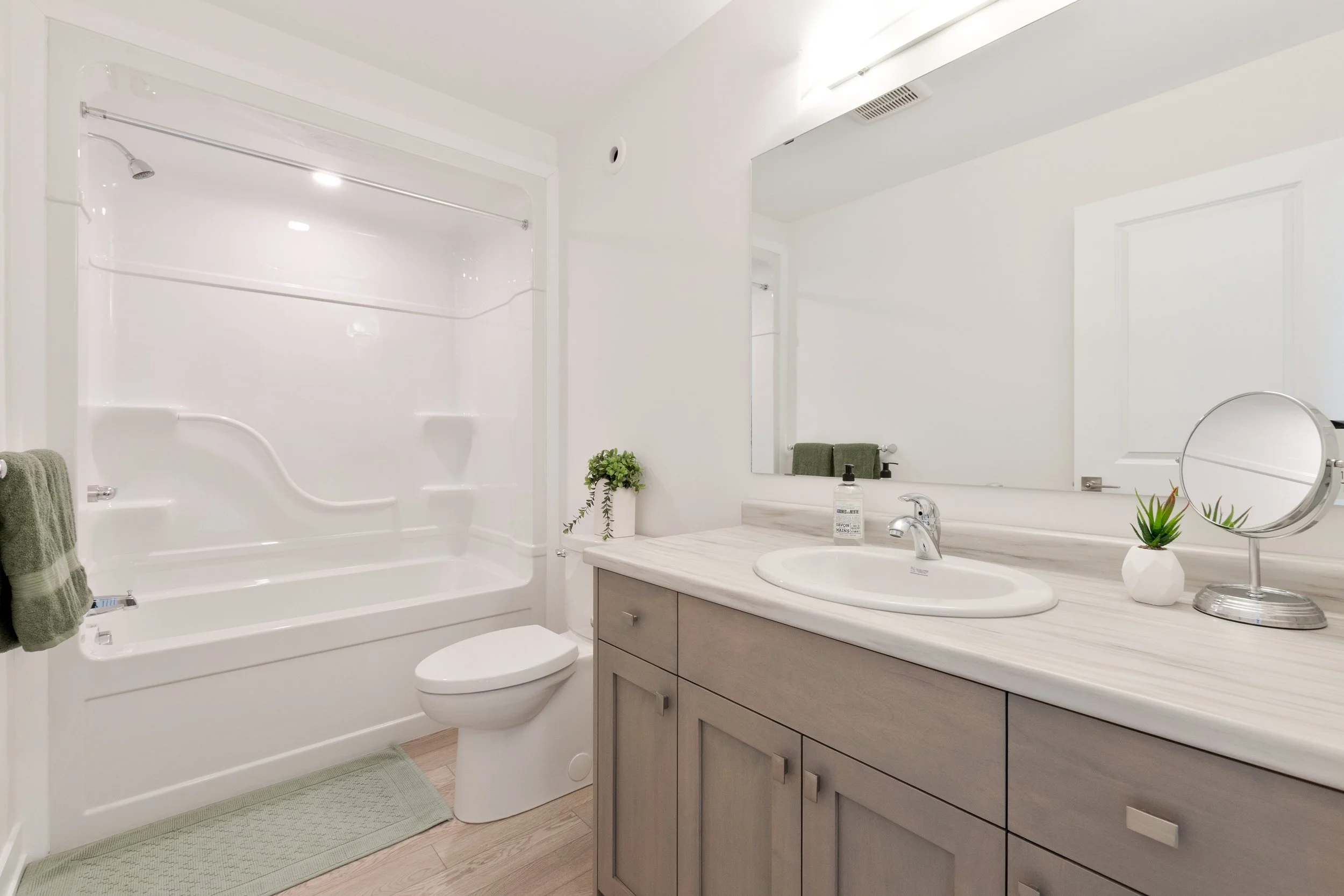 033-33 67 Harrow Ln.jpg