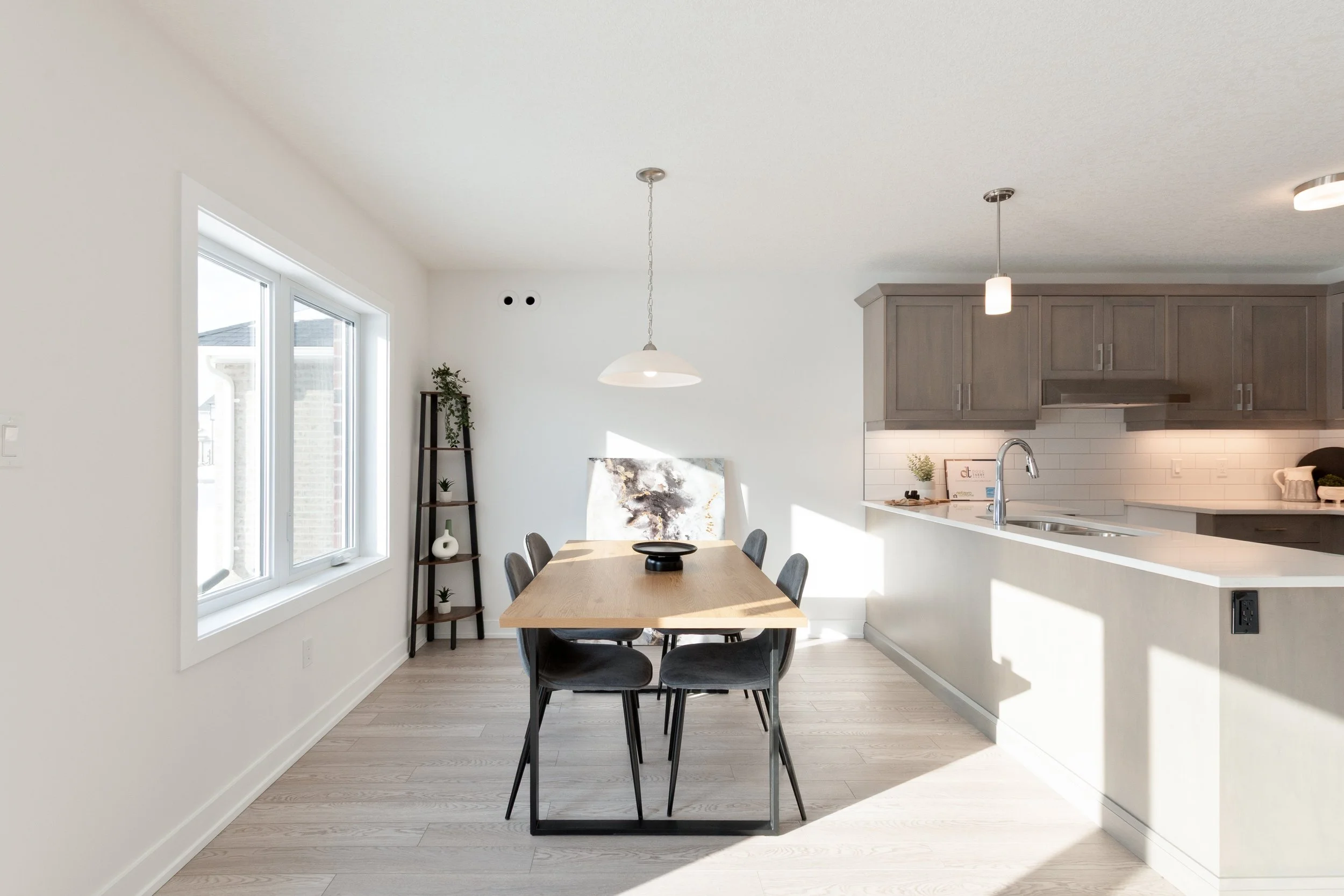 016-16 67 Harrow Ln.jpg