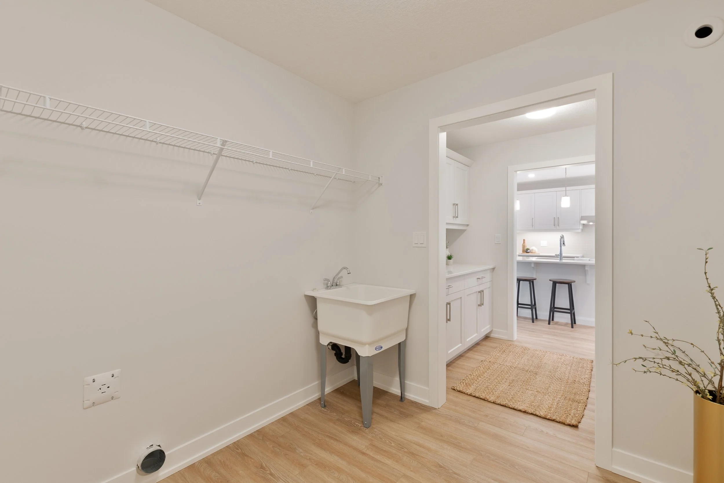 028-28 71 Harrow Lane.jpg