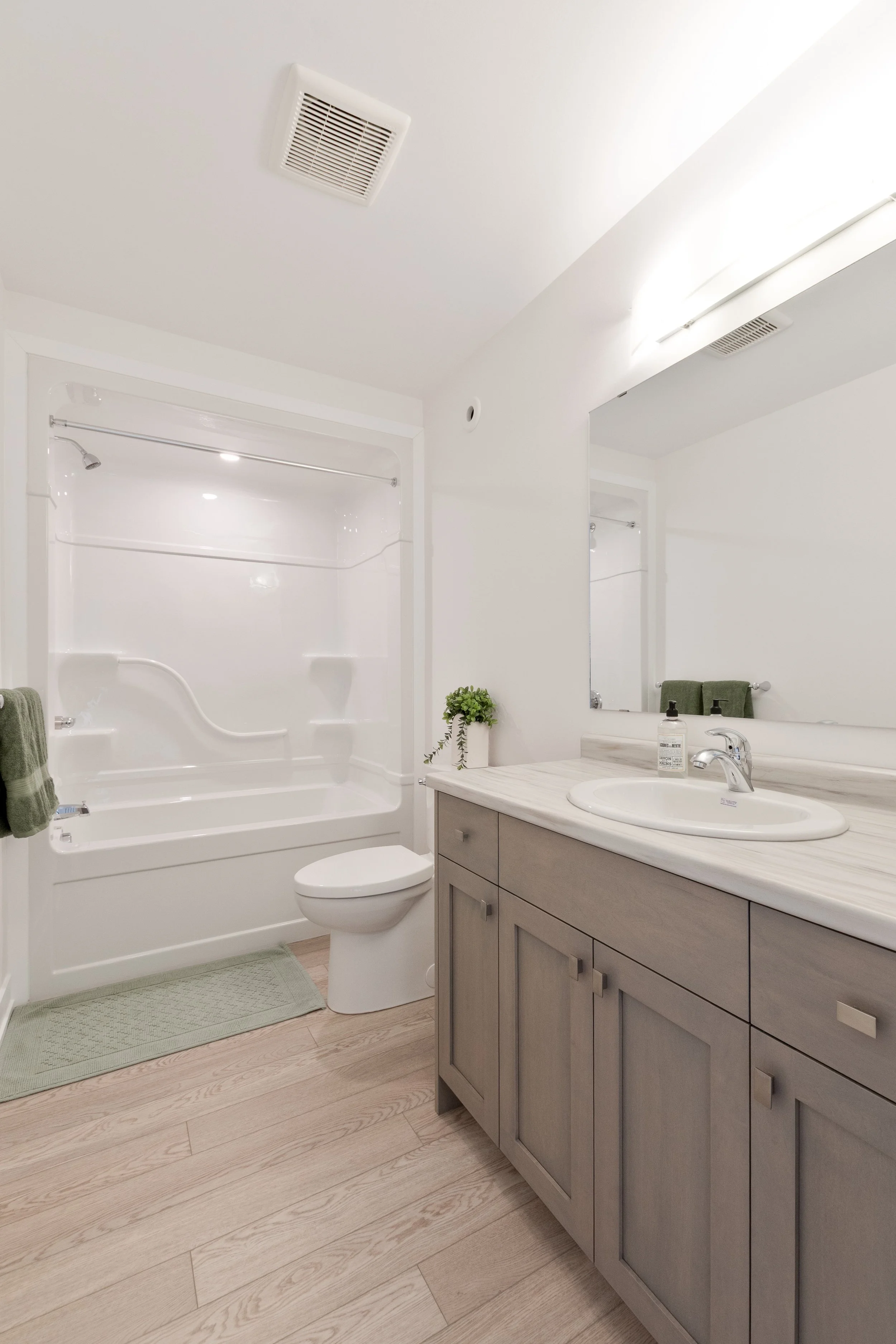 034-34 67 Harrow Ln.jpg