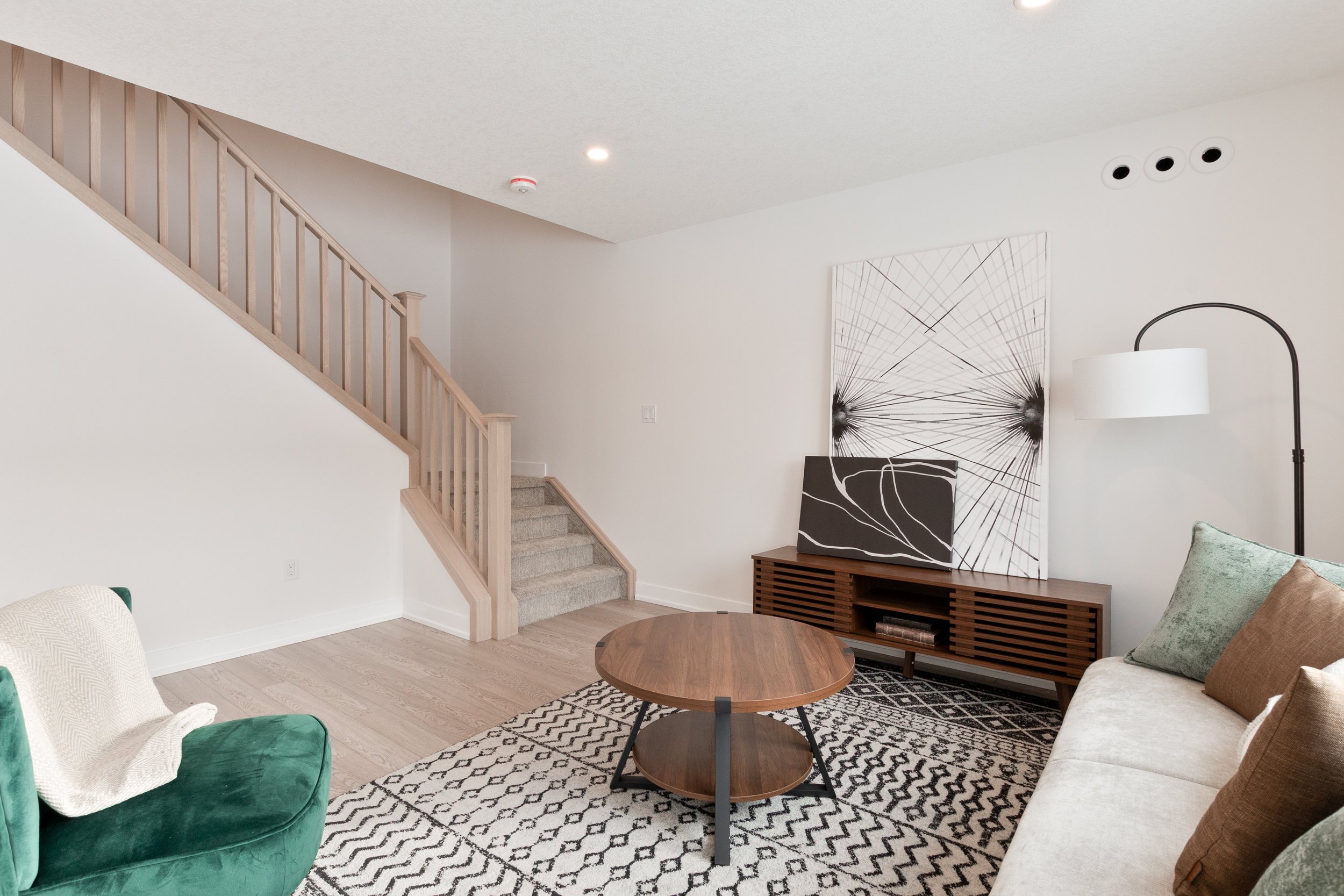 022-22 67 Harrow Ln.jpg