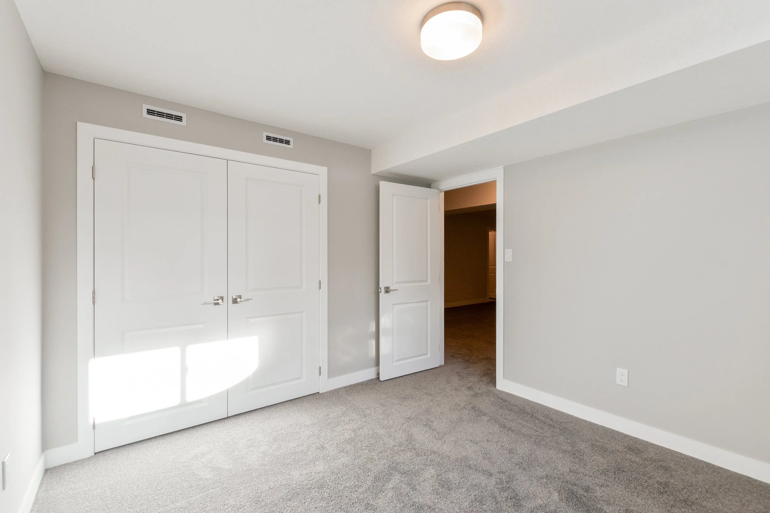 045-45 169 Styles Dr.jpg