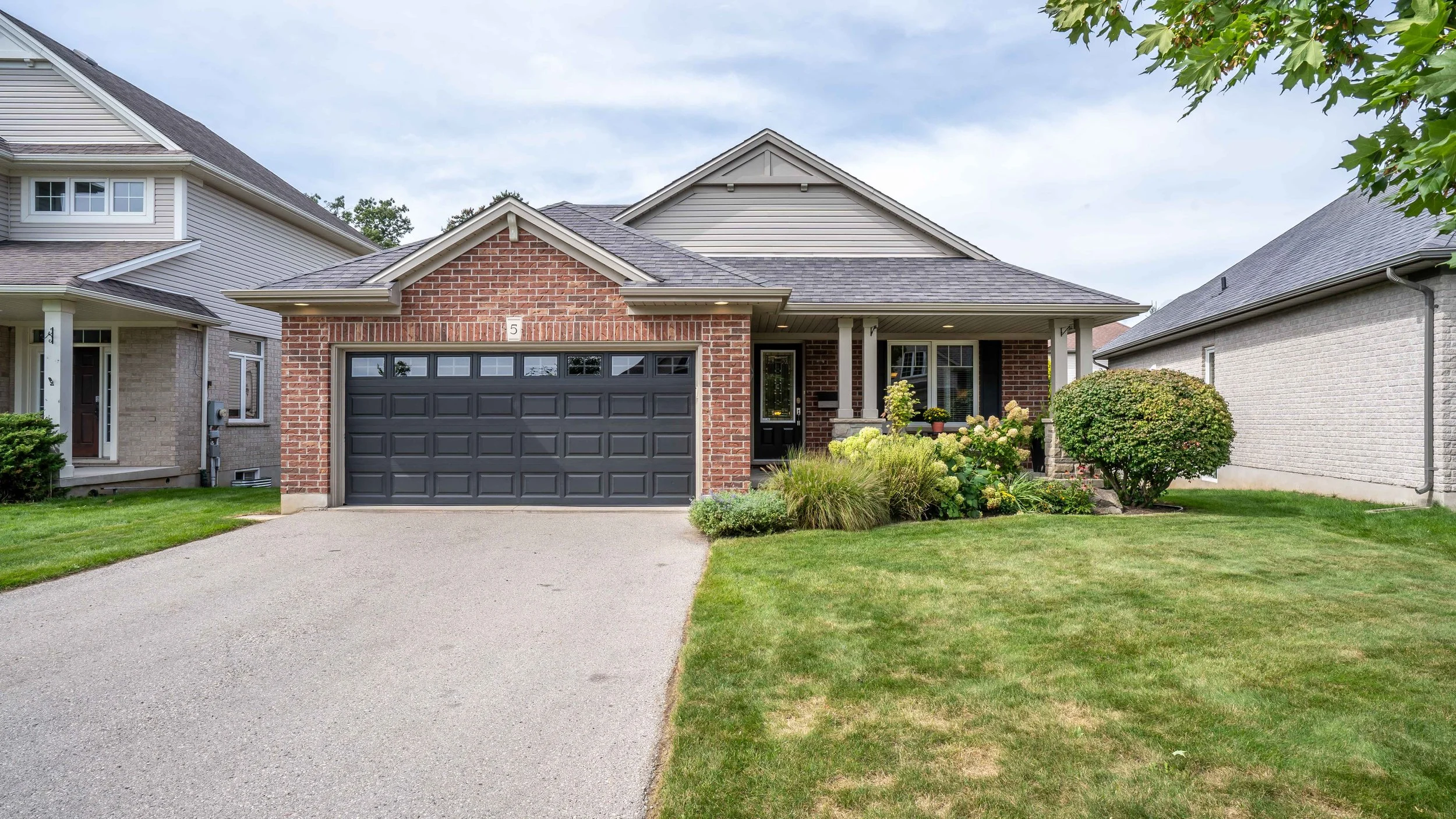 5 Sandpiper Pl, St. Thomas ($649,900)