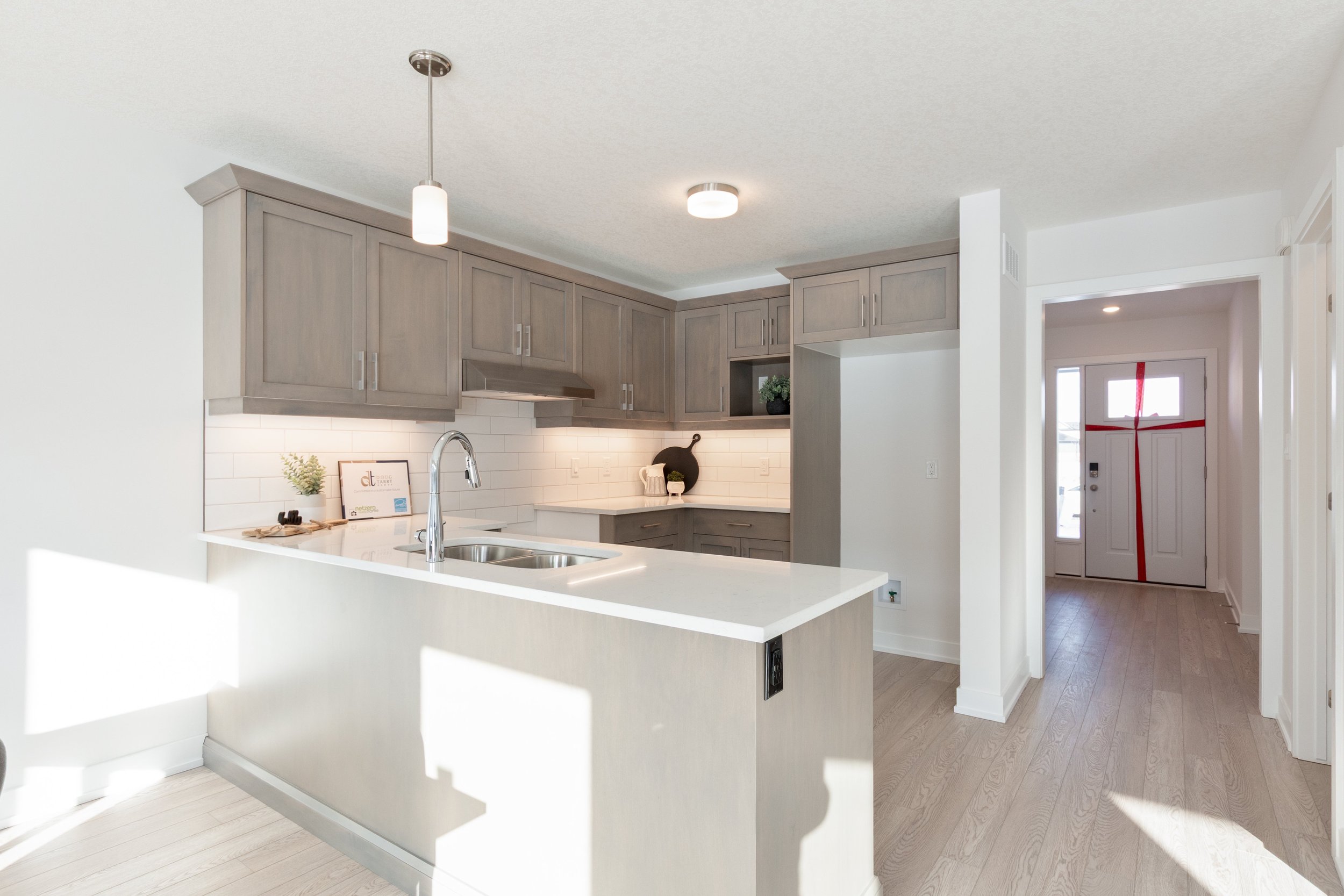 013-13 67 Harrow Ln.jpg