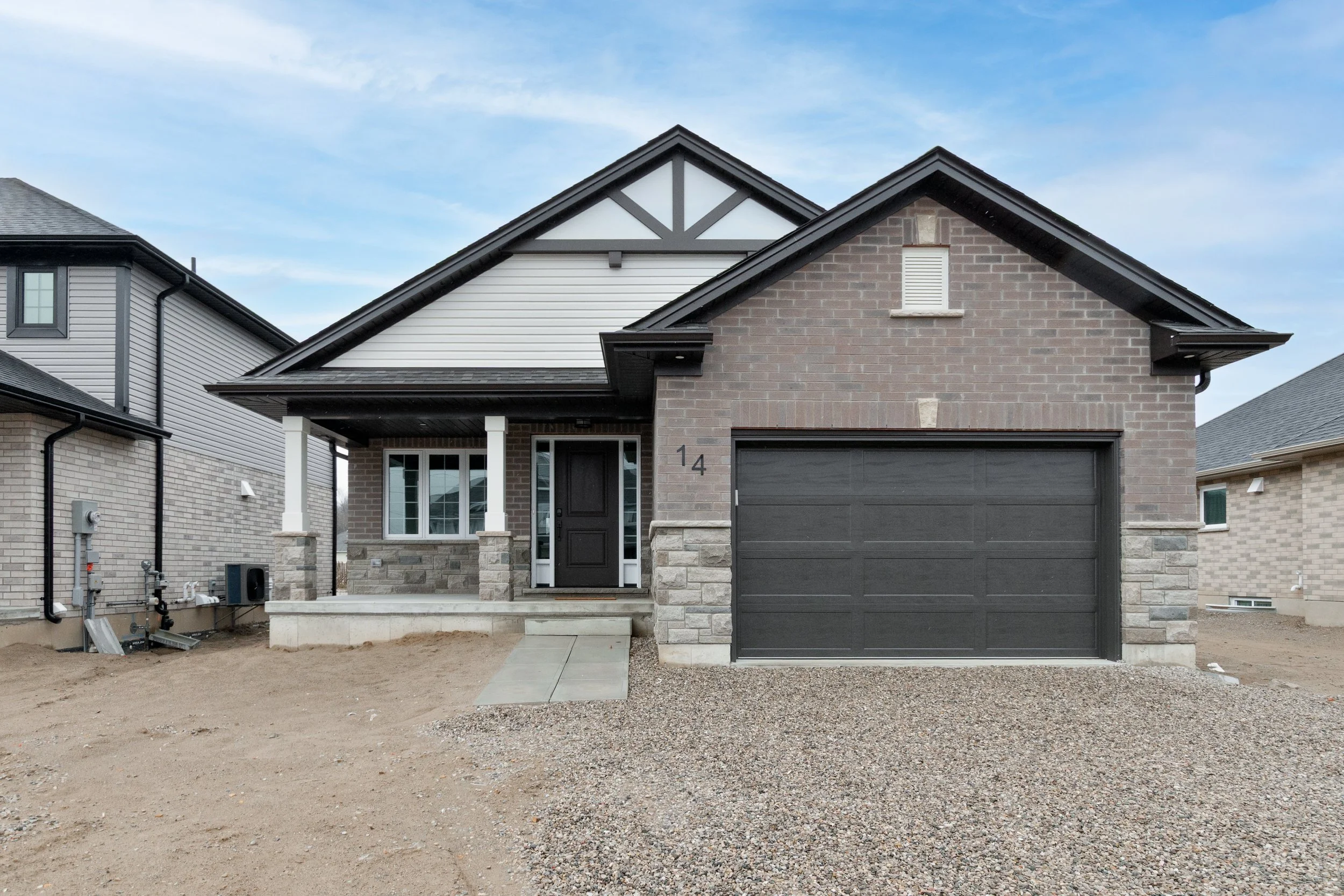 002-02 14 Harrow Ln.jpg