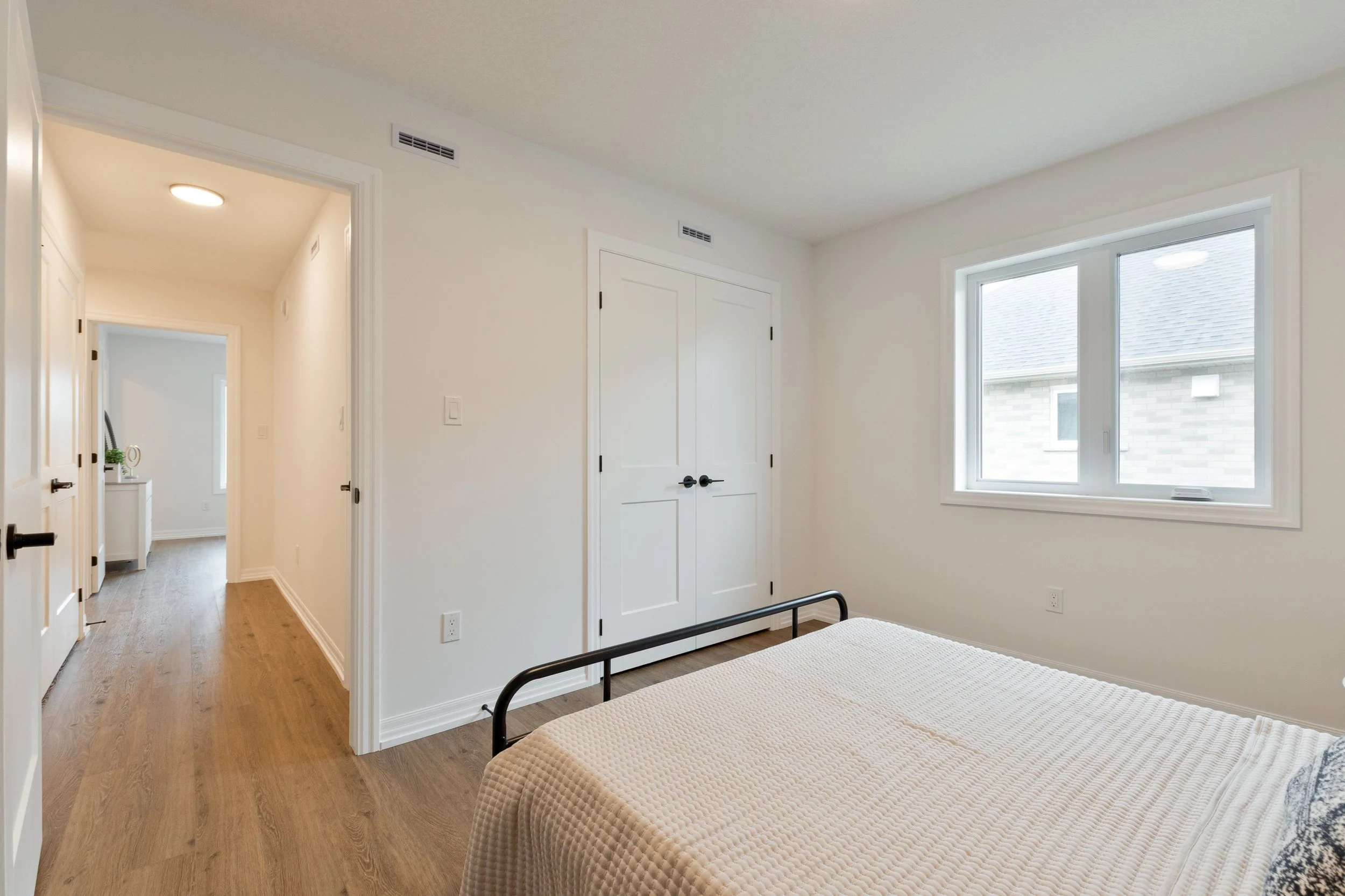 028-28 14 Harrow Ln.jpg