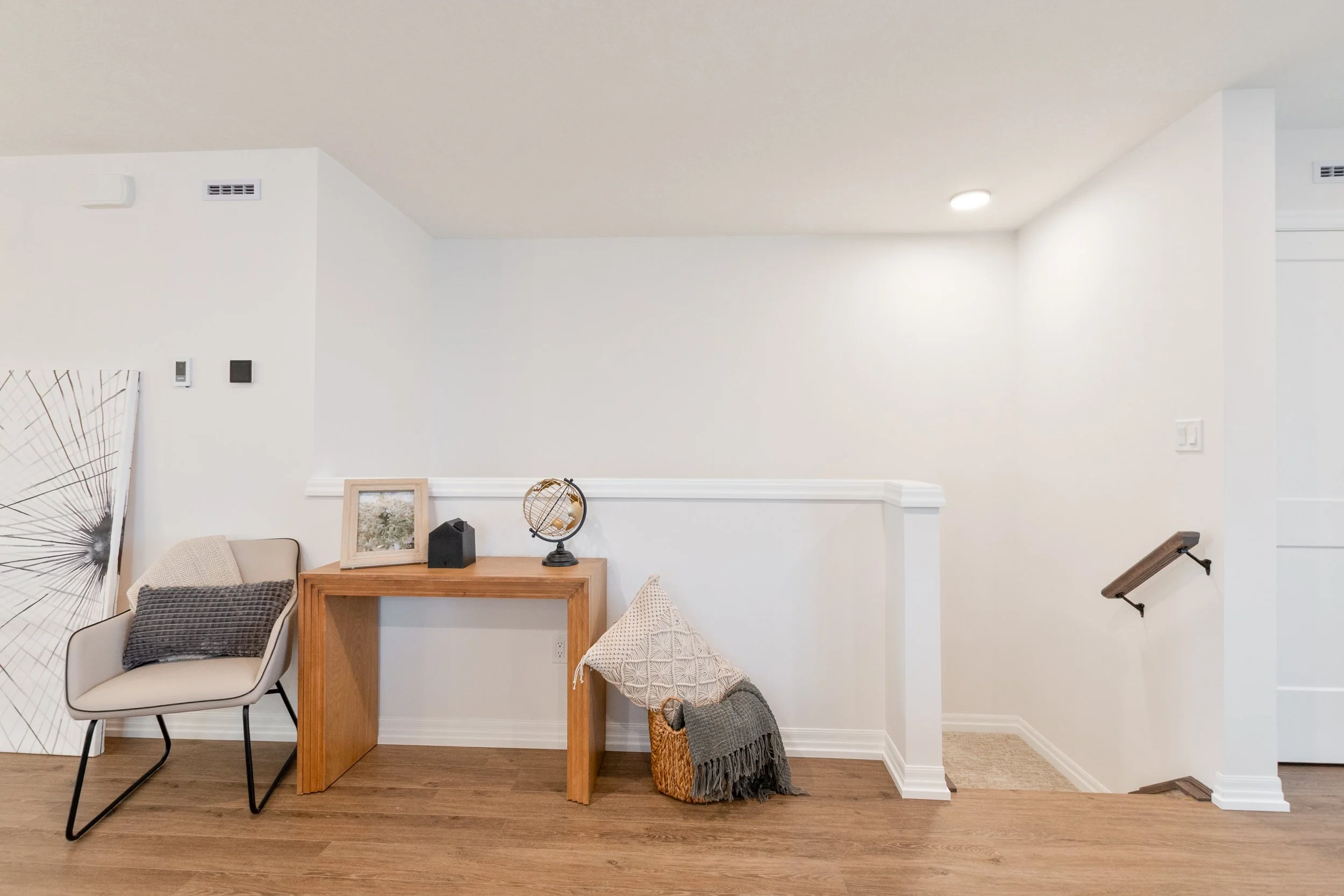 030-30 14 Harrow Ln.jpg