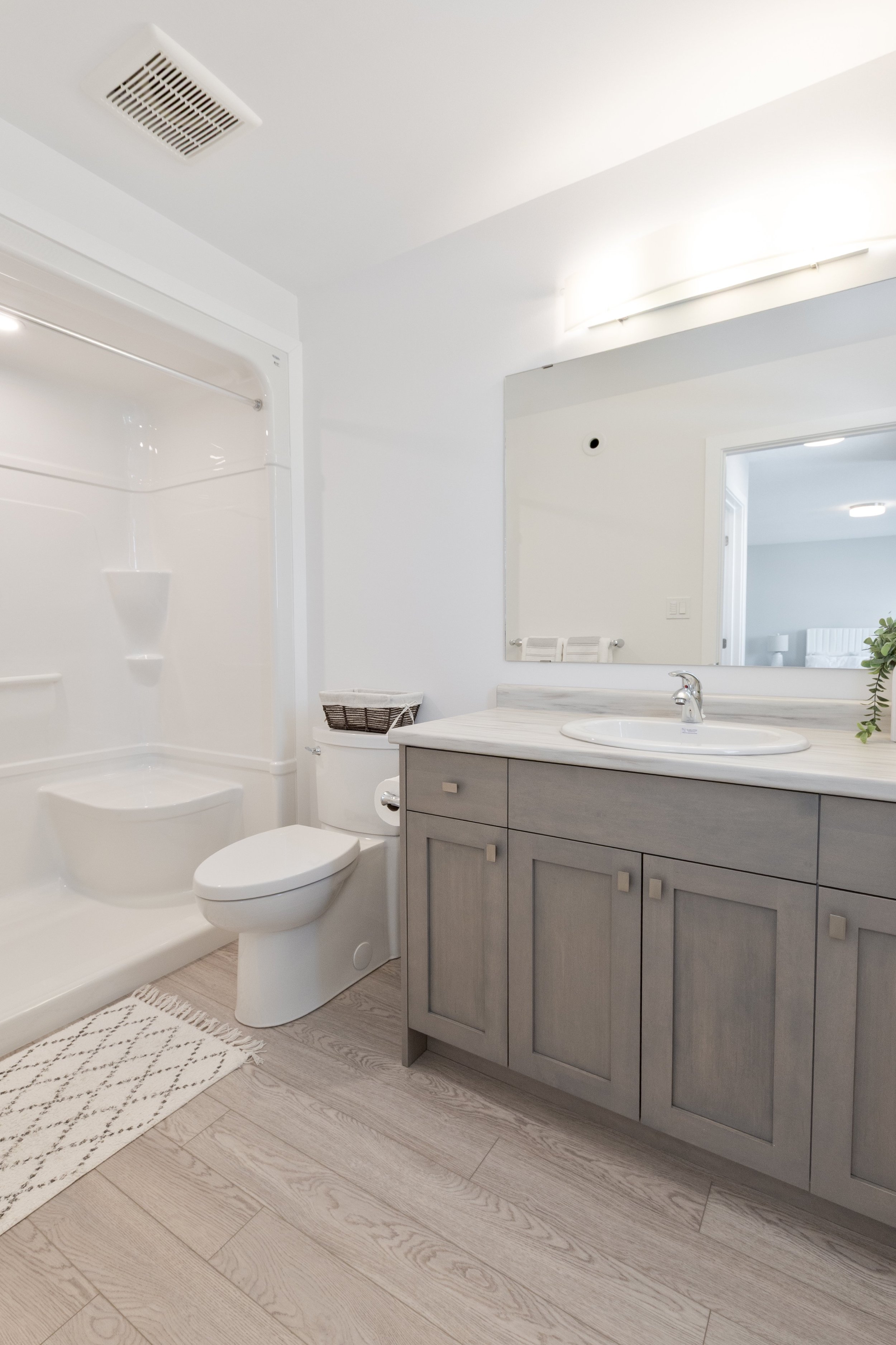 028-28 67 Harrow Ln.jpg