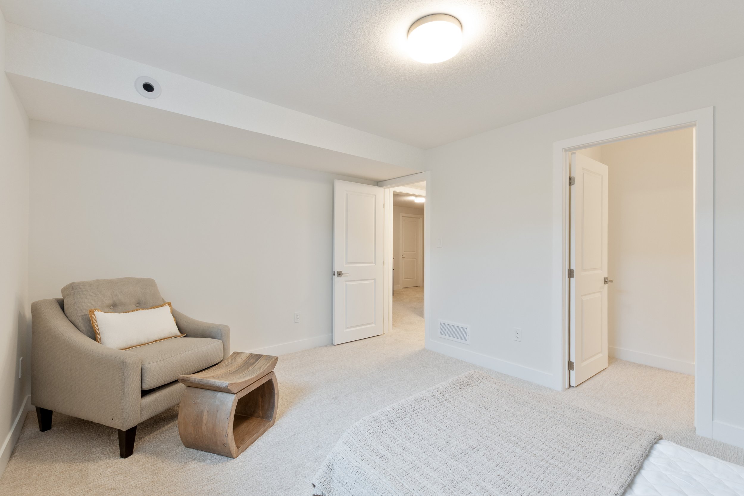 038-38 71 Harrow Lane.jpg