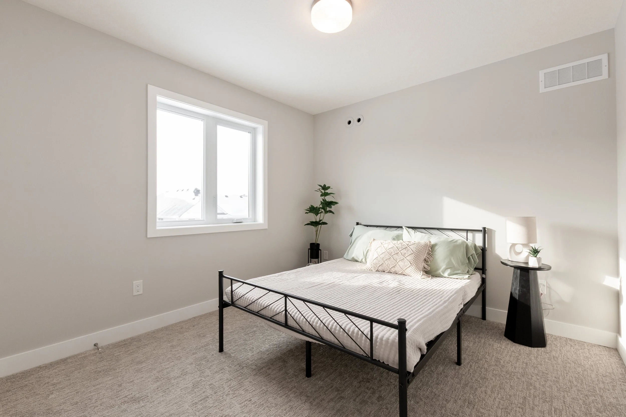 029-29 67 Harrow Ln.jpg