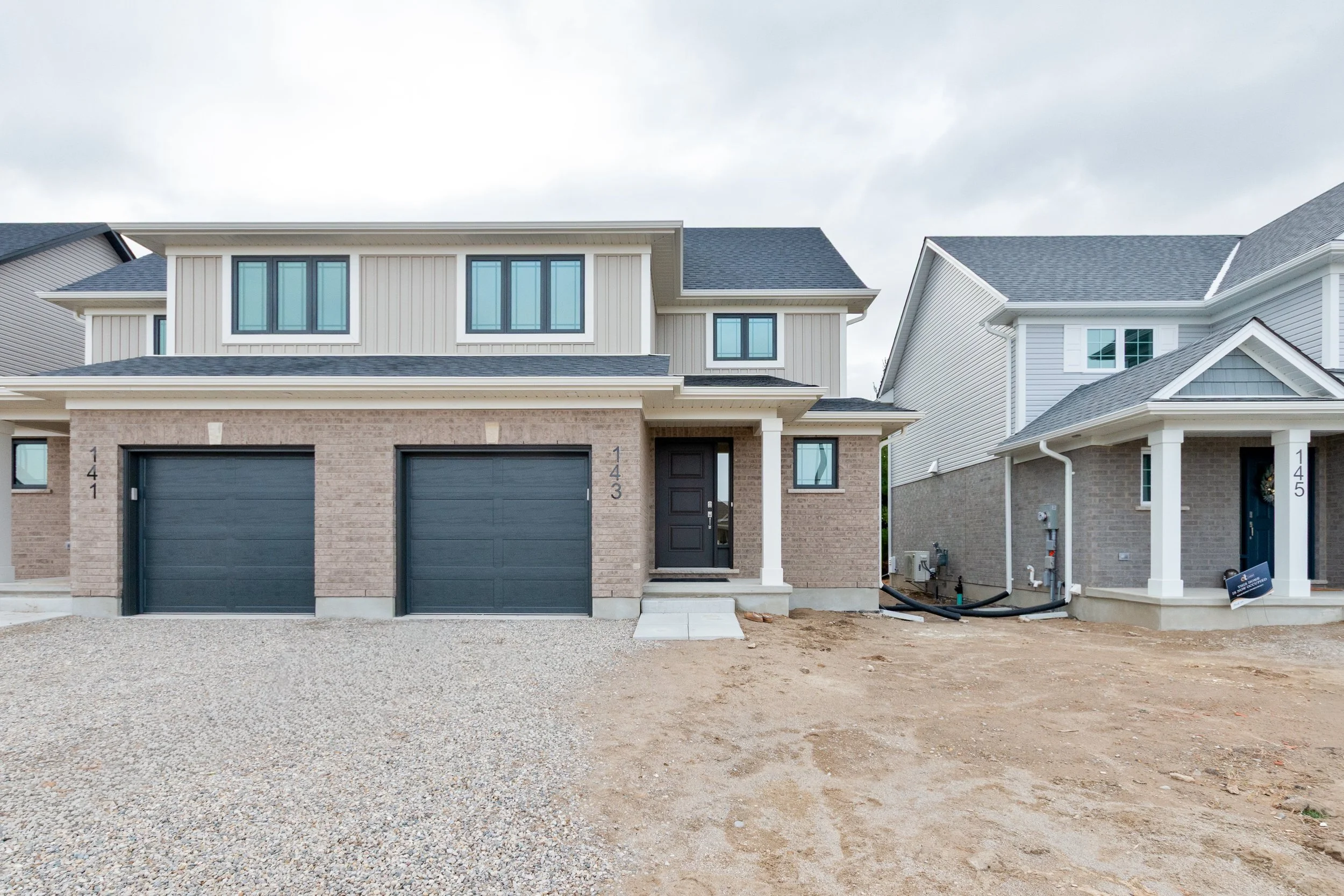 002-02 143 Styles Dr.jpg