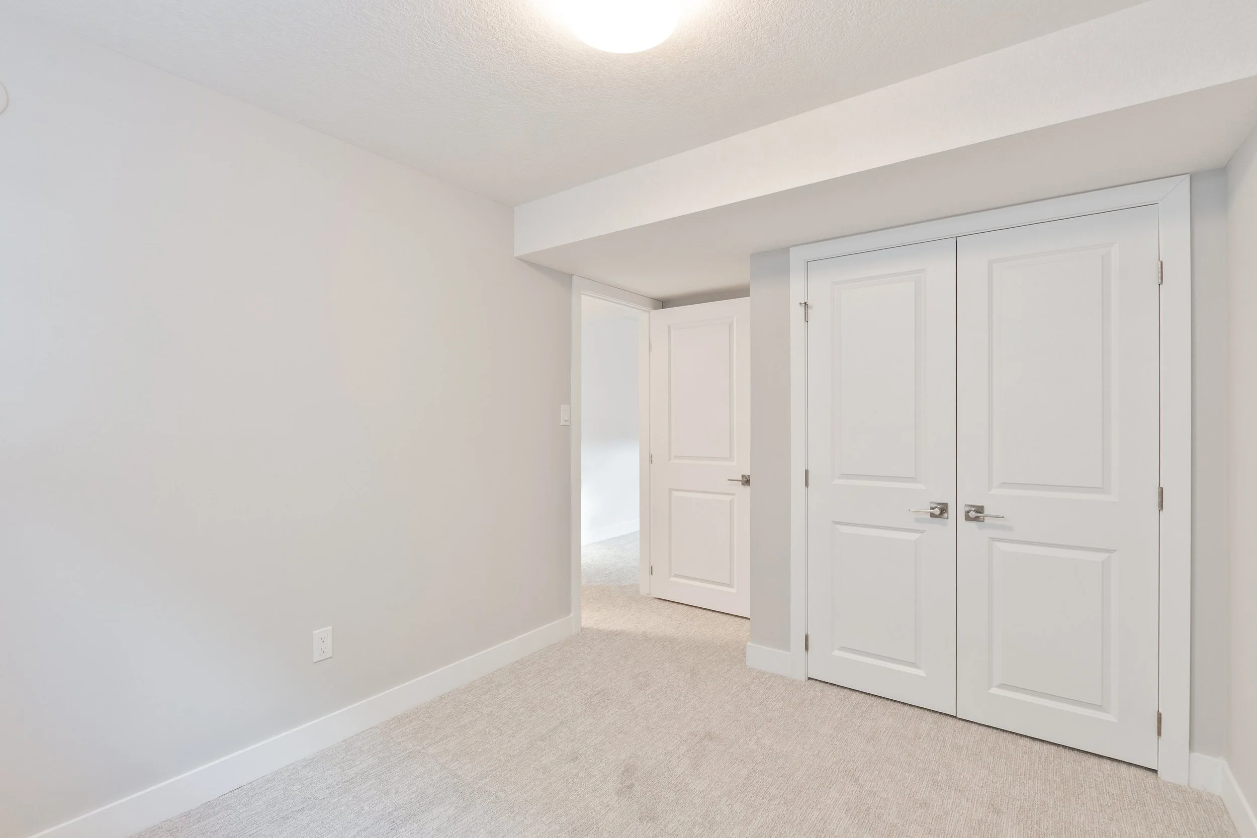 038-38 67 Harrow Ln.jpg