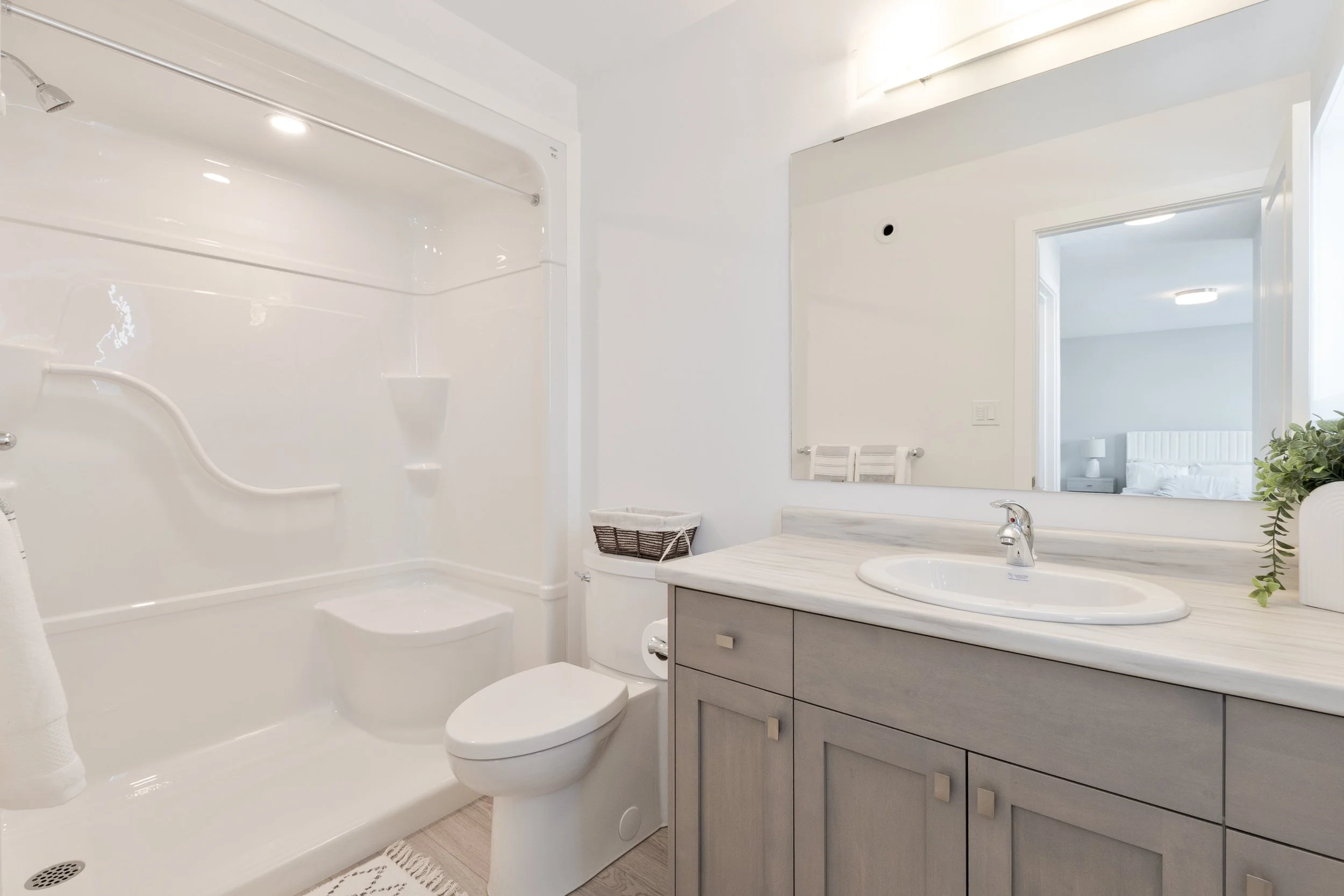 027-27 67 Harrow Ln.jpg