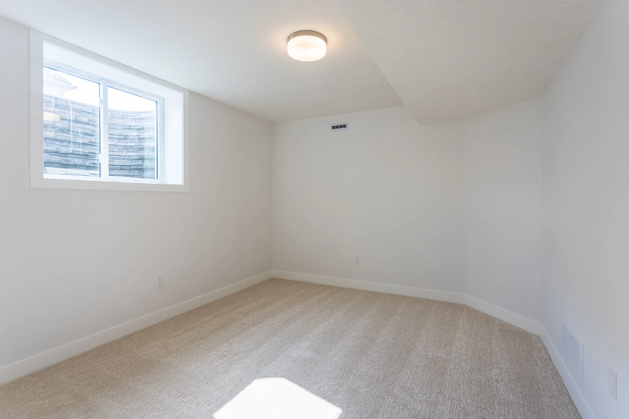 039-1R508905-HDR.jpg