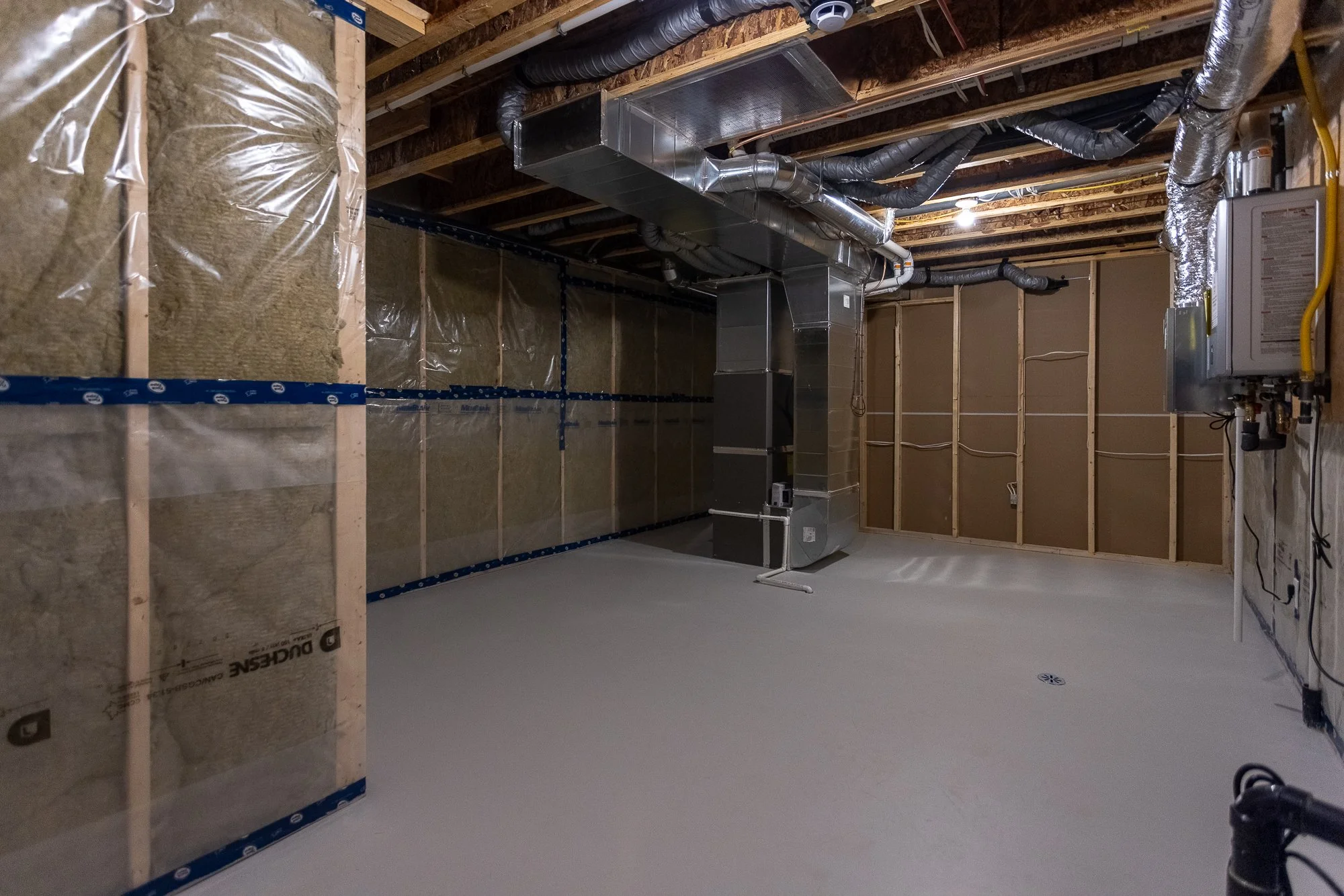 047-1R508935-HDR.jpg