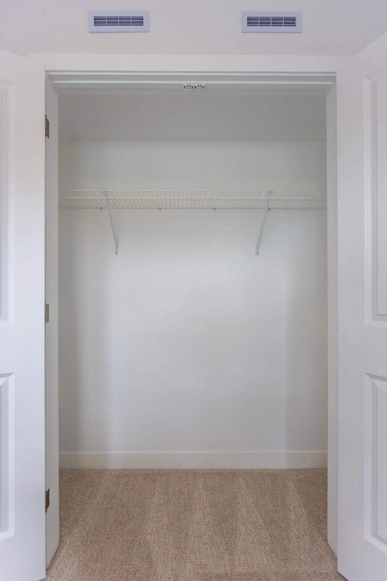 014-1R508815-HDR.jpg