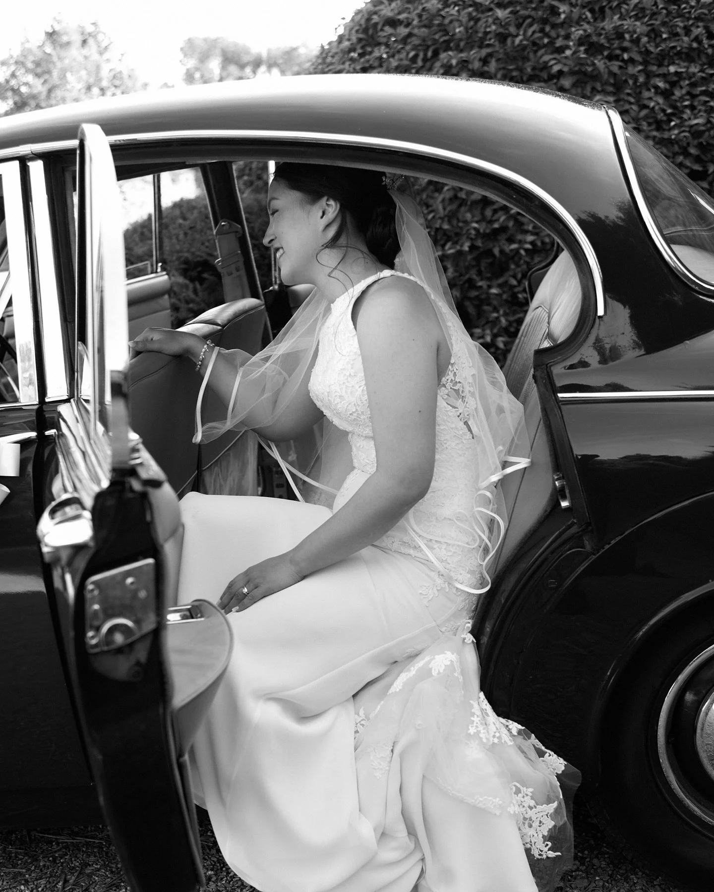 Victoria arriving at the church with her Mum and Sisters 🤍✨ 

Thank you Victoria and Chris for this lovely review ! 

&ldquo;We chose Emily and Stephen to be our wedding photographers and we couldn&rsquo;t have been happier! From start to finish Emi
