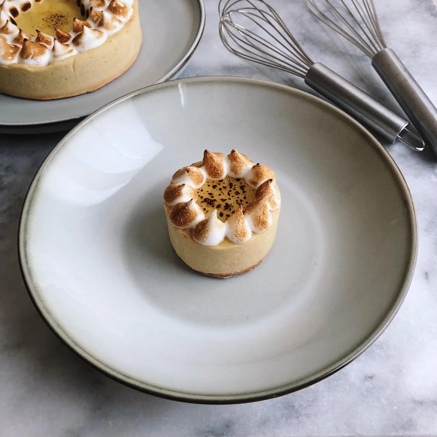 Recreated a calamansi tart I had when I was in the motherland earlier this year! 🇵🇭

Seemed impossible to find calamansi in nyc but of course Woodside came through 🤩 wishing I had a tree full in the backyard though, maybe I&rsquo;ll plant one and 
