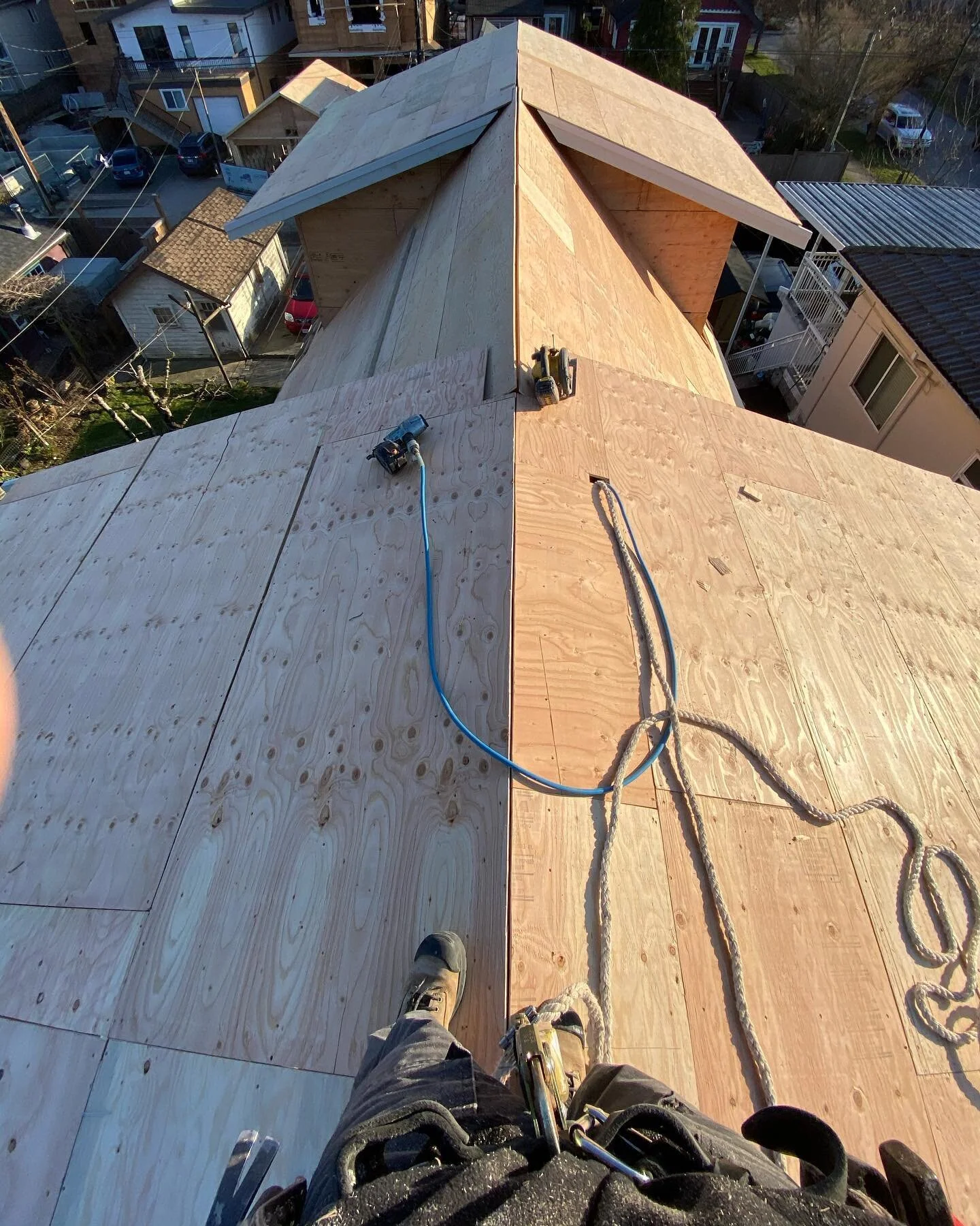 Hands on : form - frame - finish #builder #carpenter #frame #form #finish #Vancouver