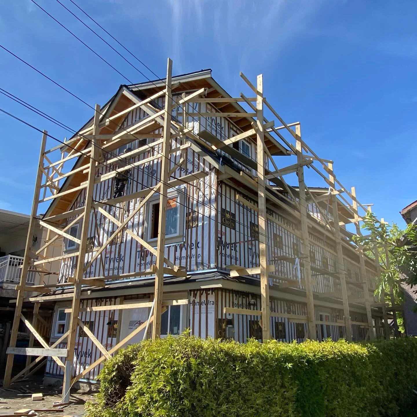 Flashback to bluer skies 
#vancouver #builder #rainscreen #cladding #framer #duplex