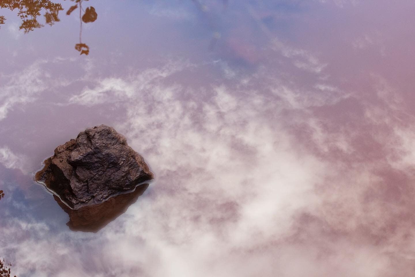 Ah rocks

#photo #photography #rocks #nature #naturephotography #lakephotography #water #reflection #clouds