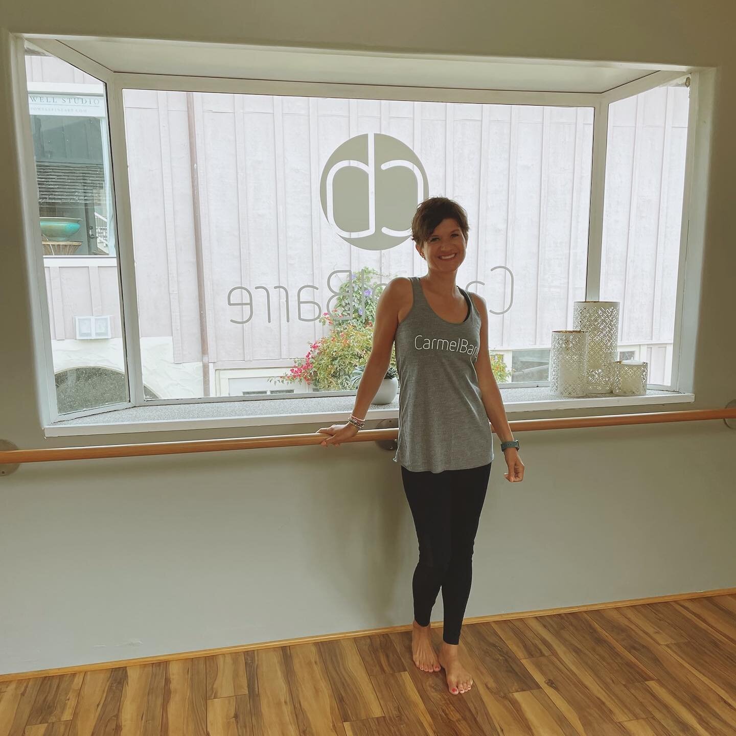 We are SO excited to welcome @gmyrold to CarmelBarre. With a diverse teaching background and interest in health, wellness and the ever-important mindbody connection - Gelavij will be offering a variety of FREE Community classes throughout June!!🎉.
-