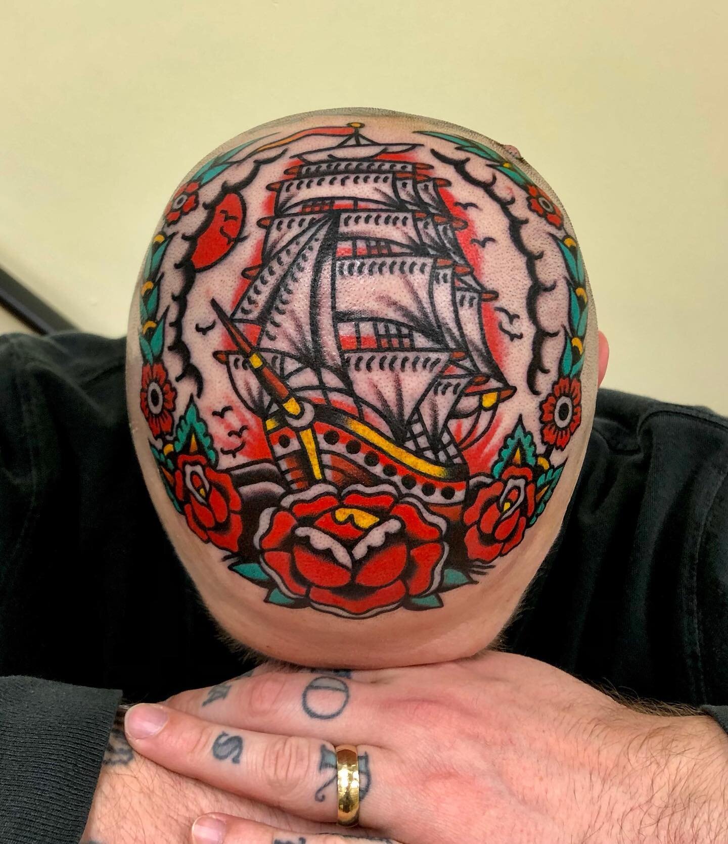 Clipper ship head topper. I gotta shout out @ayersintheair for sitting like a rock through this whole thing and doing it in one shot which is so ridiculously impressive. So stoked with how it came out. Thanks for looking! #tattoo #tattoos #traditiona