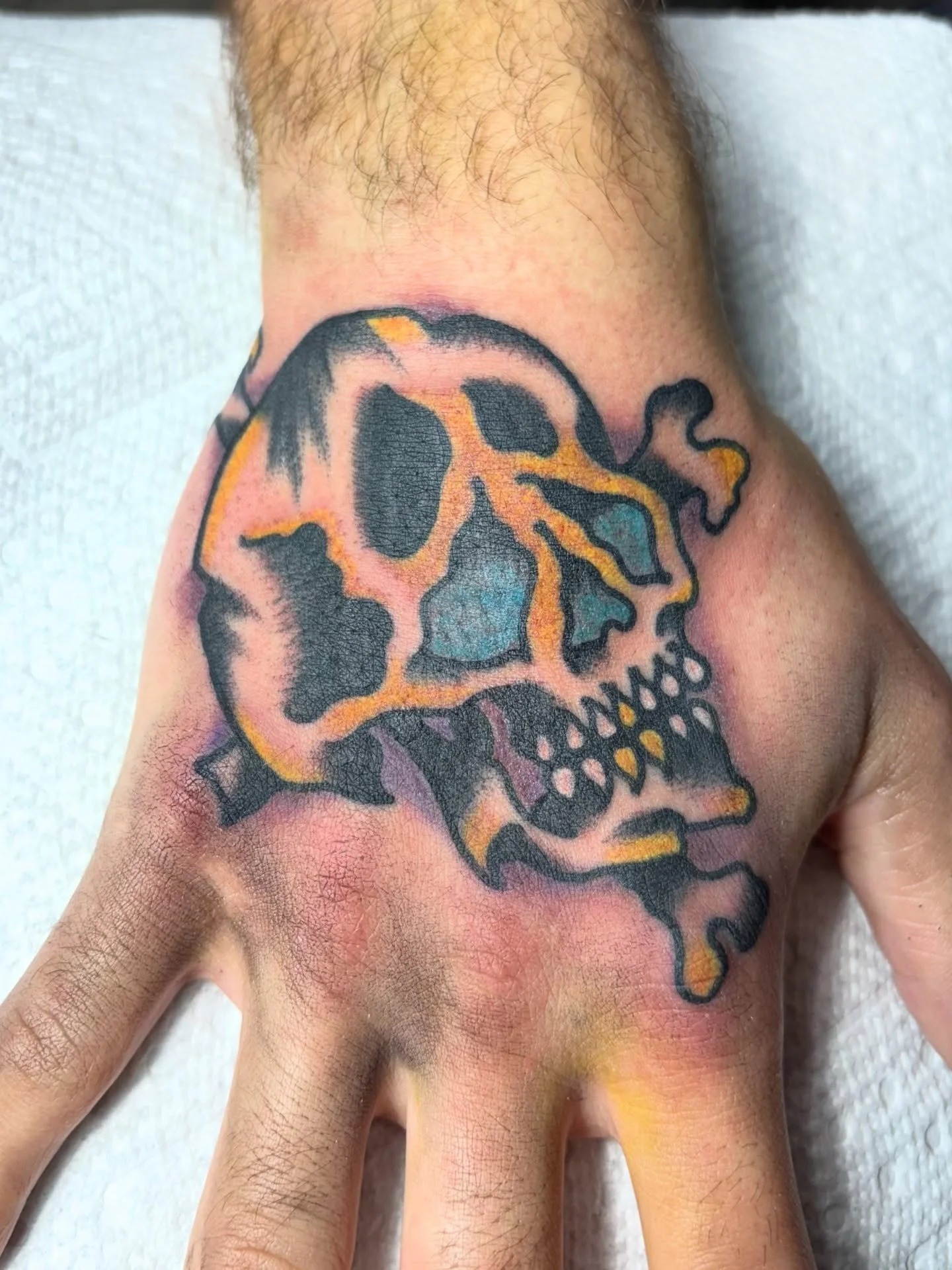 Job stoppers! Always an honor to tattoo hands, especially on other tattooers~ Just Dm me to book an apt, it&rsquo;s as easy as that.  Black n&rsquo; grey or color&hellip; flash or custom always welcome!  #knoxville #knoxvilletattoo #knoxvilletattooar