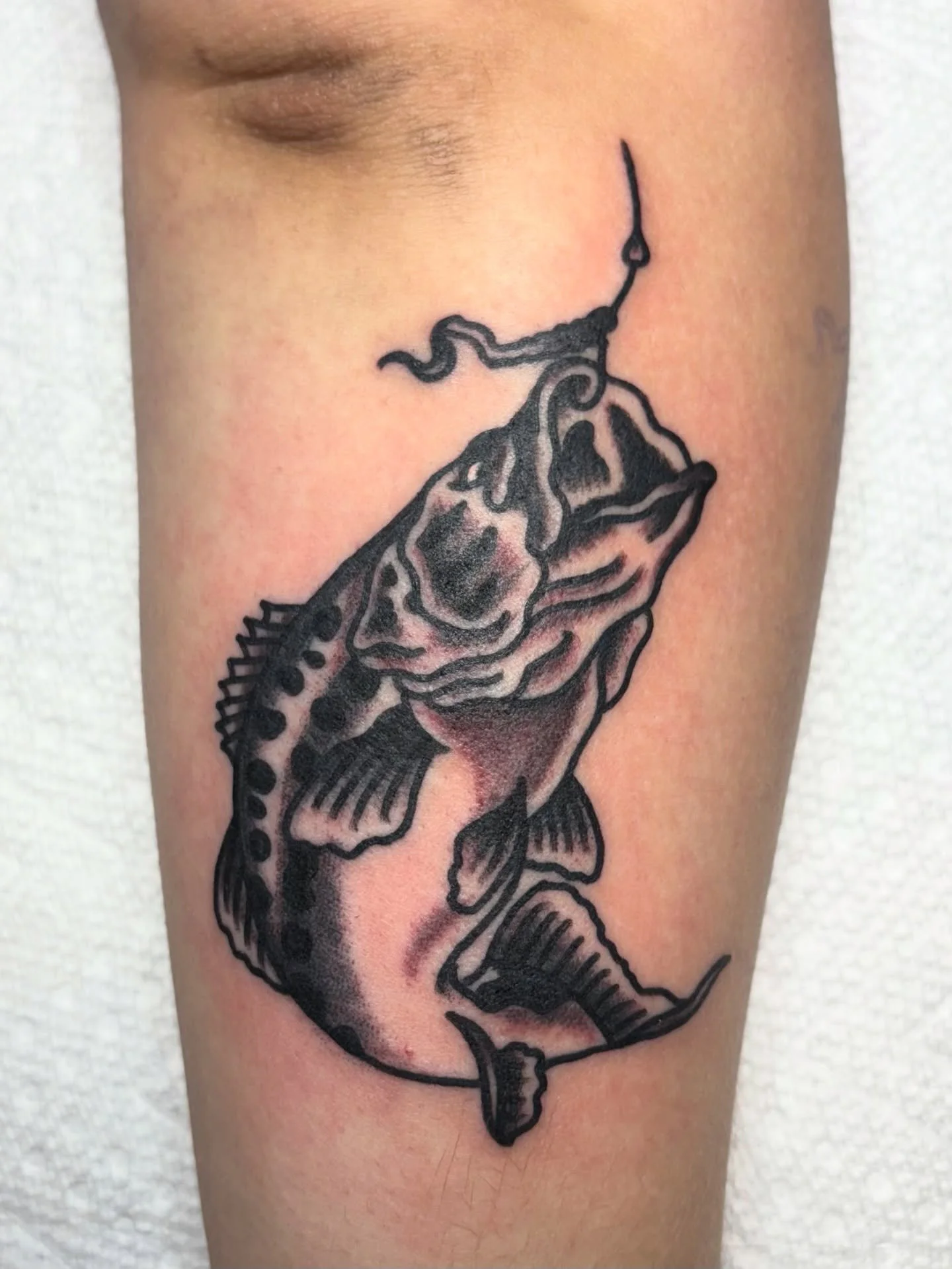 Keep the fishin&rsquo; tats comin&rsquo; 🎣 Booking May for Knoxville! Shoot me a DM to set something up. Flash or custom always welcome~