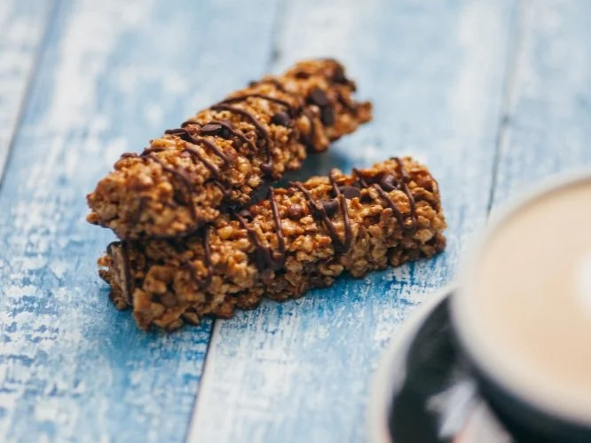 Choc n cherry muesli bars