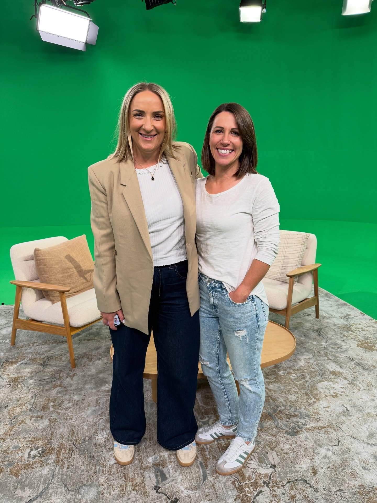 💛 Such a blast catching up with the incredible @brodiejeankane again to record an episode on her Kiwi Yarns podcast&hellip;coming soon! 

Love your mahi Brodie ❤️