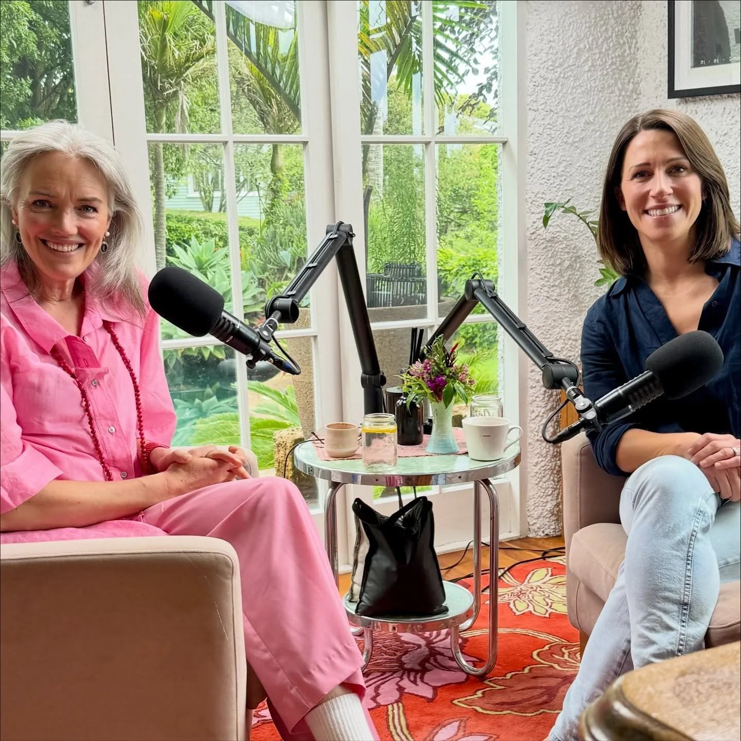 ✨ MANAGING MID LIFE MADNESS! Tune into the latest episode of @greyareaswithpetrabagust for an inspiring conversation about how to look after your body and your mind in this crazy world, how go manage mid life weight gain and connect to who you really