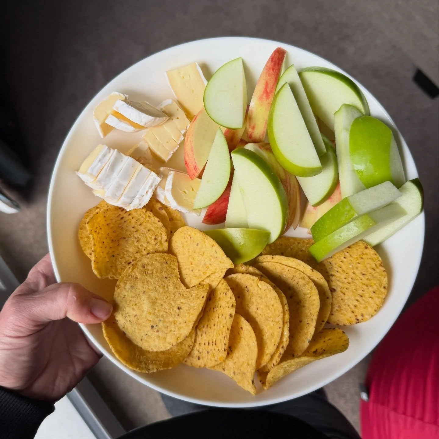 🤗 Recent eats at home.
1 - Kids movie snacks. Natural unsalted corn chips, cheese, 🍏 
2 - Lunch bowl. Salad, frittata, cottage cheese, corn chips
3 - Lunch bowl. Salad, avo on wholegrain toast, salmon (we caught), frittata
4 - Breakfast. Frozen ber