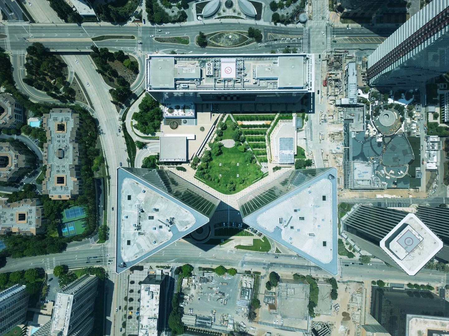 A landmark of modern architecture and workplace design.⁠
⁠
#CenturyParkLA #AerialViews #architecturephotography