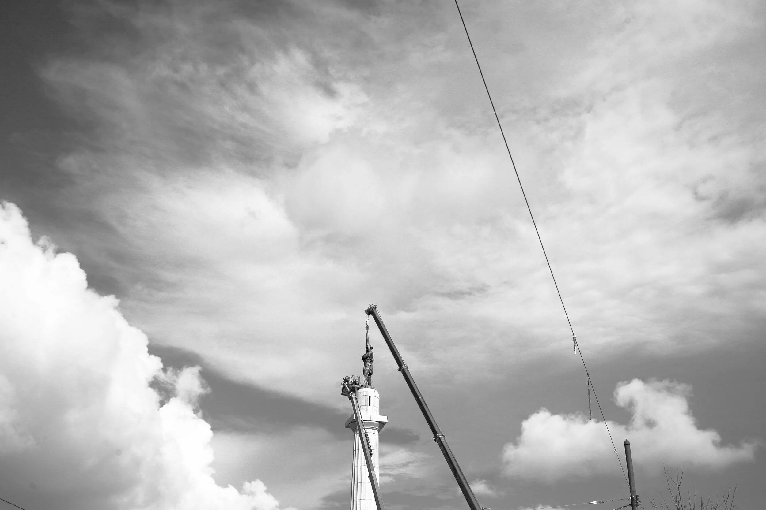 Robert E. Lee statue being prepared for removal