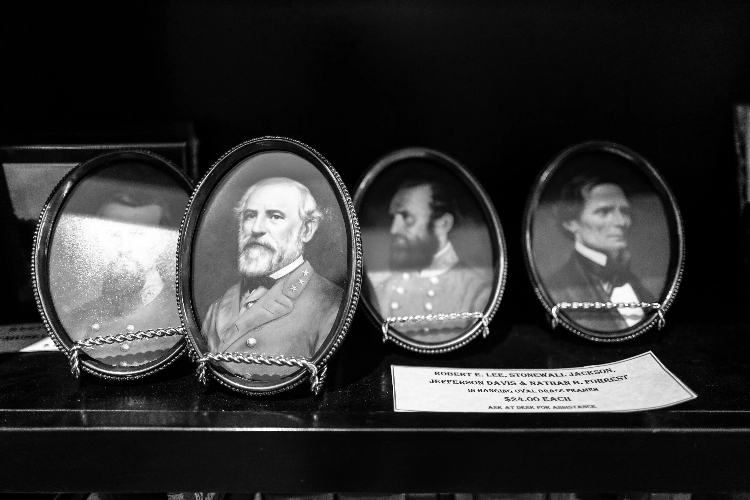 Souvenir portraits of Confederate leaders