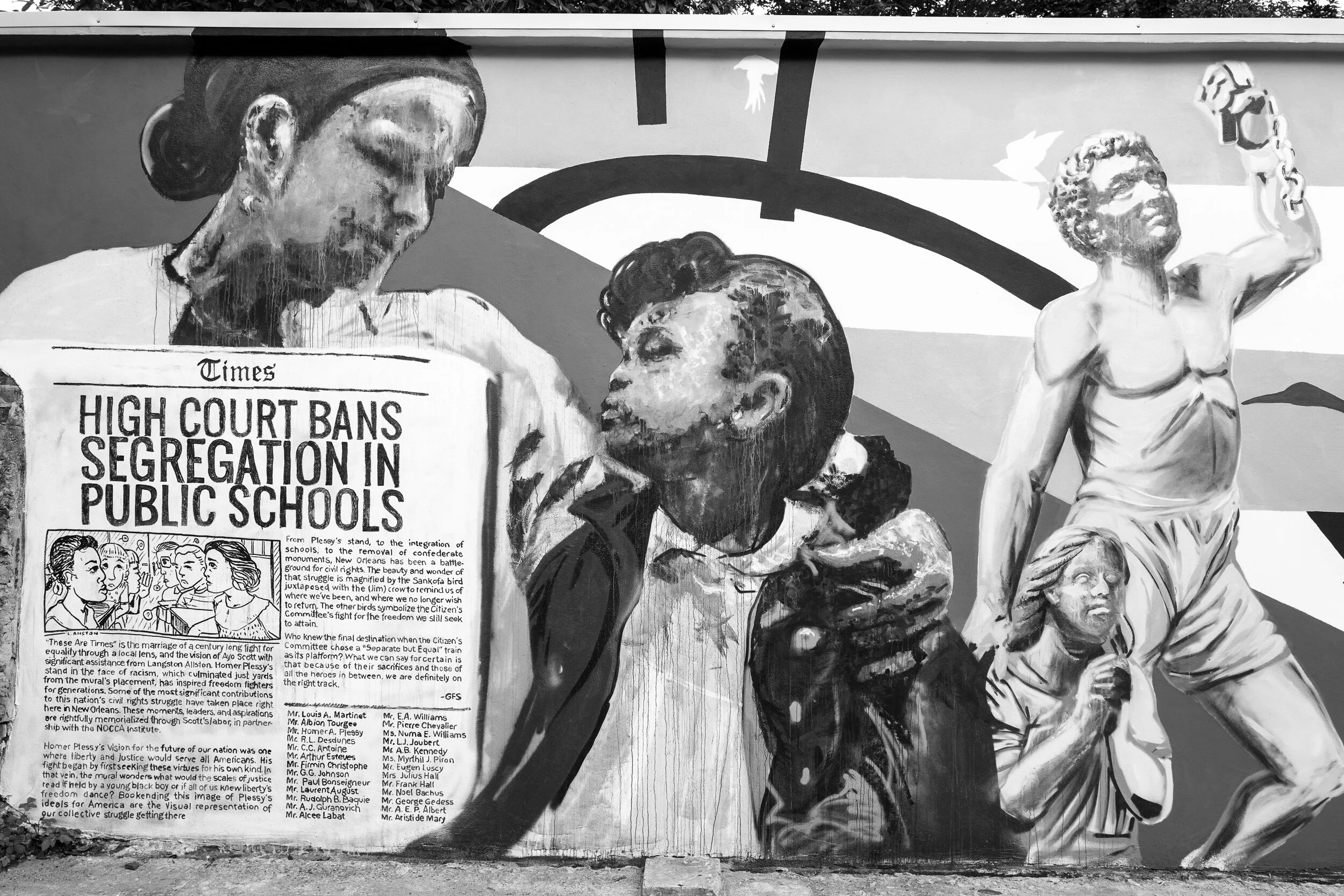 Mural depicting Lucile Bridges and her daughter, Ruby, who would become one of the first few black students to integrate a public school in the Deep South. [xvi]