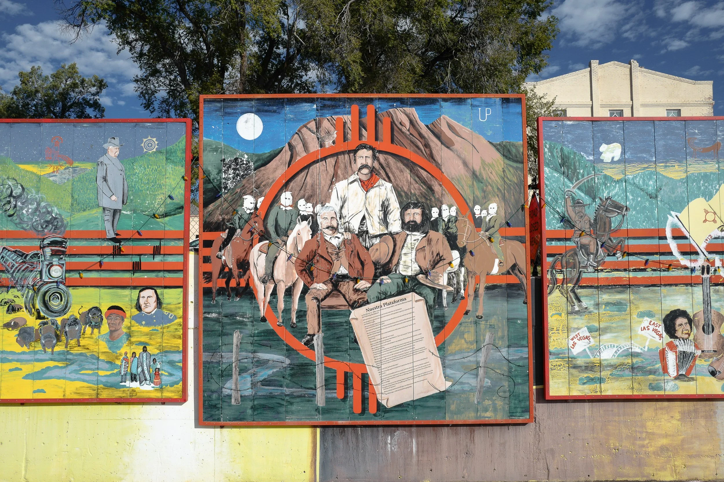 1889 Los Gorras Blancas—Central mural panel from “The People’s History of Del Norte” depicts the Herrera brothers, labor leaders and reformers who led the vigilante “White Caps.” The clandestine organization, linked to the Knights of Labor, fought An