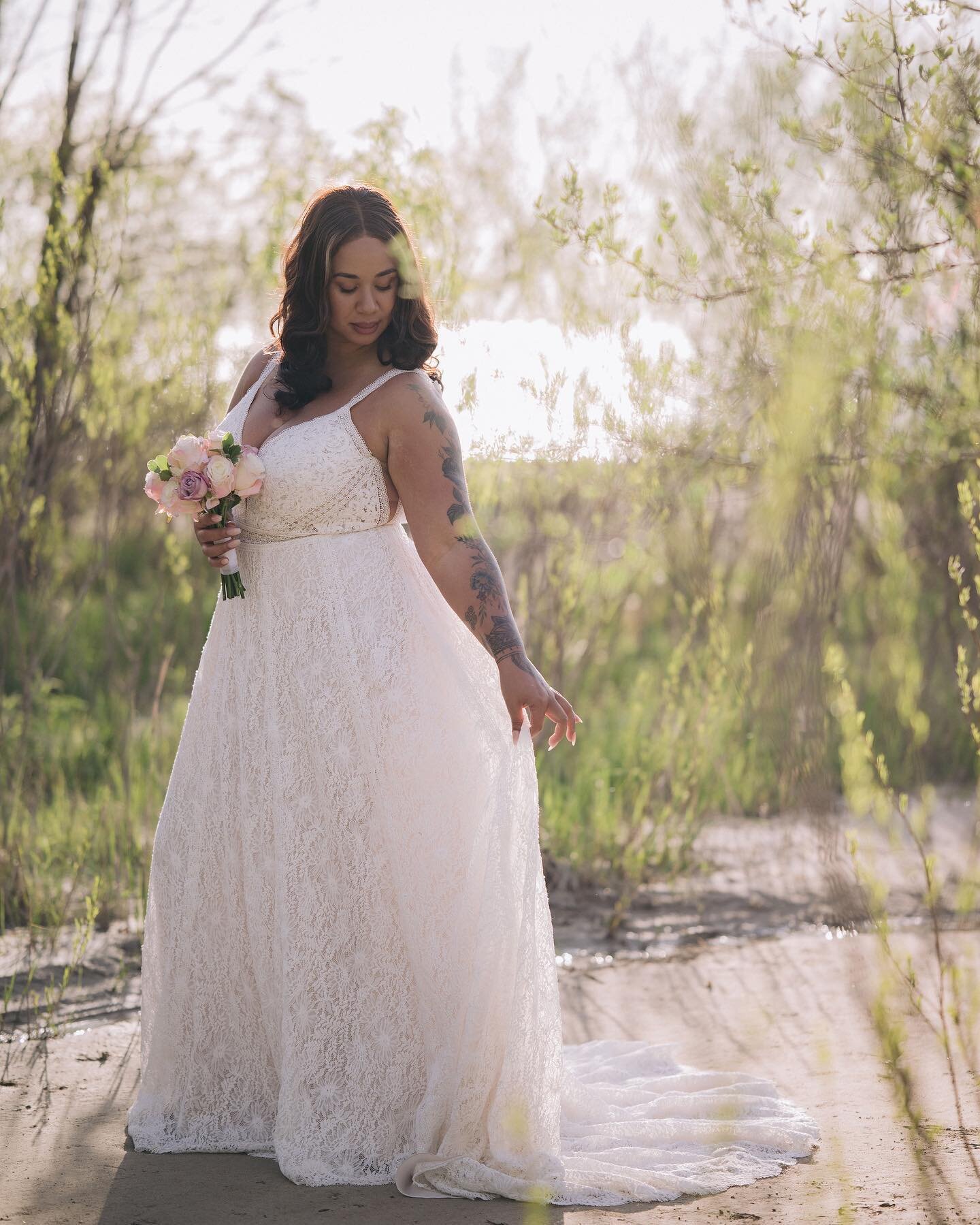 We&rsquo;ve been on a styled shoot kick lately and LOVING it!

These stunning photos of style # 66239 @bylillianwest were worth the 4:30am wake up call! 🫠

Photographer: @lux_photographix 
Florist: @_sueynguyen 
Model: @gracefullmodel 
Dress: @bylil