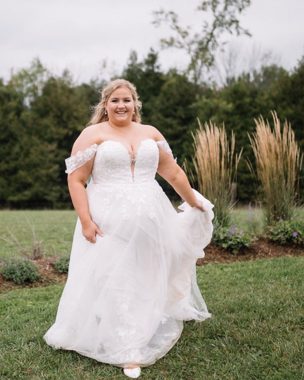 Were you a past #M2LBride ?!

We&rsquo;d love for you to submit your professional wedding photos!

We love to see what you looked like on your wedding day but we also love to share your photos in our marketing materials to inspire others!

Visit our 