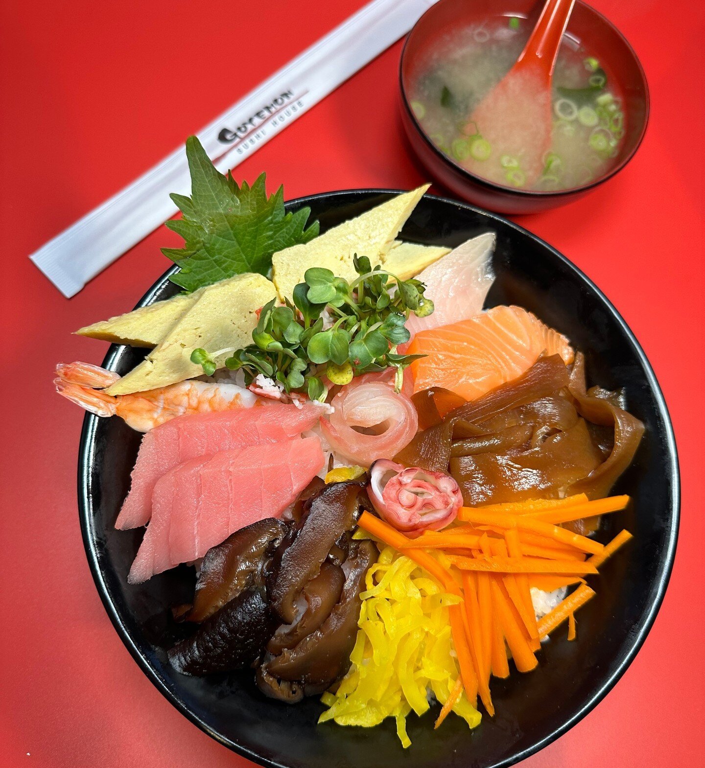 Brighten up  your day with a delicious bowl of Japanese culinary delight, where every bite is a flavorful celebration! ITADAKIMASU! #UmamiJourney 😋🙌🏻 

◾️◽️◾️◽️◾️◽️◾️◽️◾️◽️ 
🍣 𝗔𝗬𝗖𝗘 𝗦𝗨𝗦𝗛𝗜 𝗛𝗢𝗨𝗦𝗘 𝗚𝗢𝗬𝗘𝗠𝗢𝗡 
⏰ ᴅᴀɪʟʏ: 12:00 ᴘᴍ - 11: