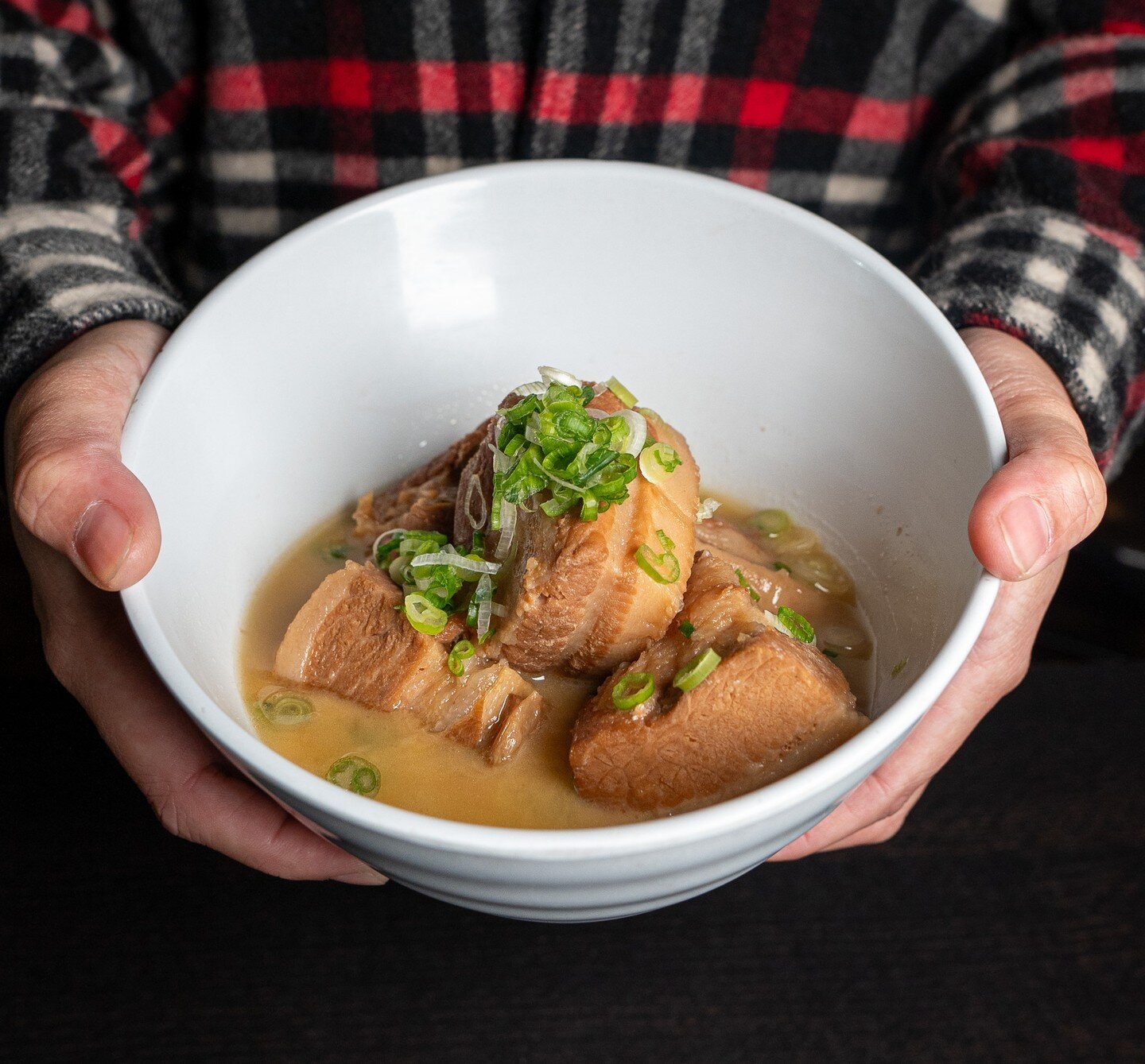 Begin your culinary adventure with a delicious Kakuni appetizer. Tender braised pork belly infused with rich flavors, promising a delightful prelude to your meal! ITADAKIMASU! #FoodieFindsLA 🍖✨ 

👇 Freshly homemade noodles 
◾️◽️◾️◽️◾️◽️◾️◽️◾️◽️
🍜 