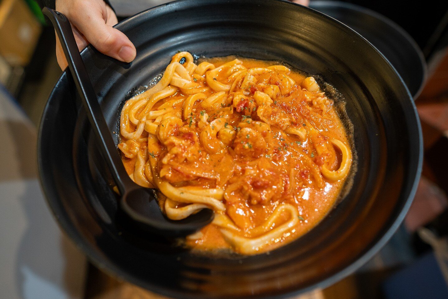 Slurp up happiness with every bite of our delicious udon noodles! ITADAKIMASU! #FoodieFindsLA 🍜😋 

👇 Freshly homemade noodles 
◾️◽️◾️◽️◾️◽️◾️◽️◾️◽️
🍜 ᴍᴀʀᴜɢᴀᴍᴇ ᴍᴏɴᴢᴏ ʟᴀ
⏰ ᴍᴏɴ - ᴛʜᴜʀꜱ : 11:30 ᴀᴍ - 9:00 ᴘᴍ 
⏰ ꜰʀɪ - ꜱᴜɴ: 11:30 ᴀᴍ - 10:00 ᴘᴍ
📍 329 ᴇᴀ