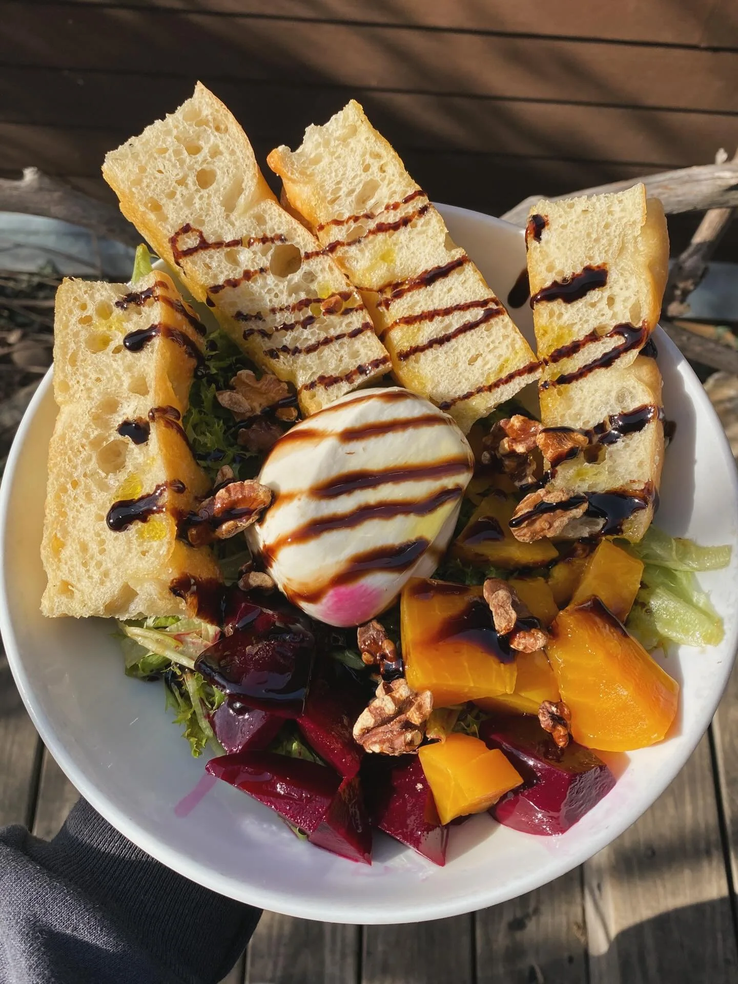 Mamma mia!! 🤌🏻🤌🏻 as if we couldn&rsquo;t make our Burrata specials any more beautiful.. we did!!! Oops! Burrata, pickled beets, fris&eacute;e, walnuts, balsamic, olive oil, house made focaccia!! And if you&rsquo;re feeling frisky don&rsquo;t you 