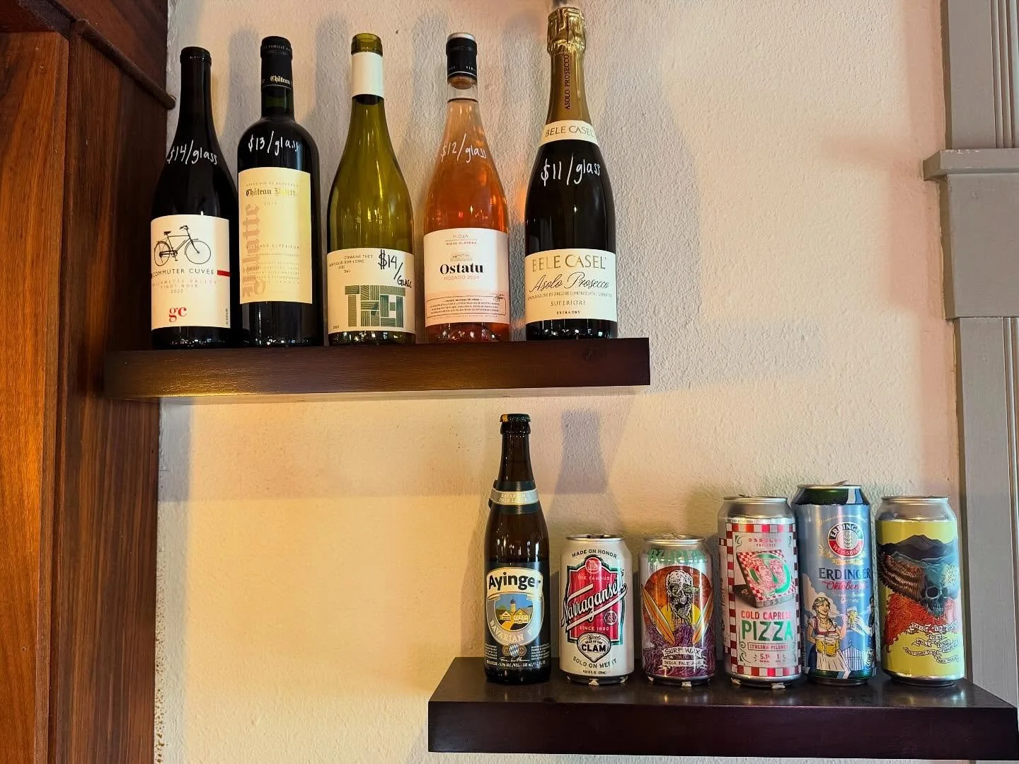 Have yall been noticing our subtle glow up&rsquo;s around the cafe?? Look at our gorg new shelves! ✨ don&rsquo;t let them distract you from our gorg girlies behind the counter though 😉❤️&zwj;🔥👯&zwj;♀️ we also have our super cute T shirts and hats 