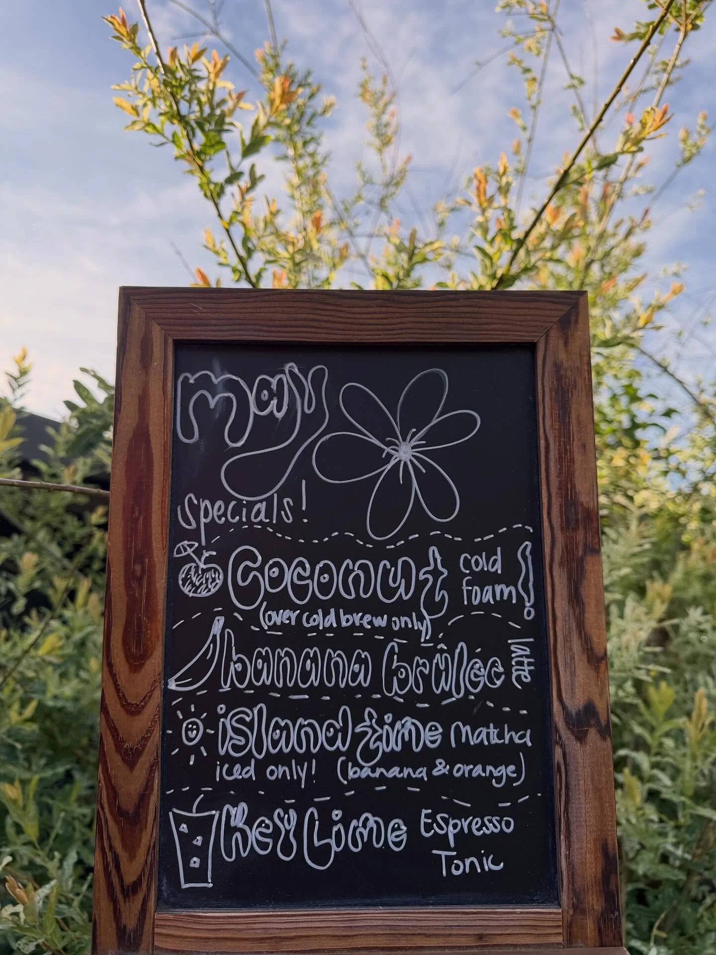 It&rsquo;sssss happppening!!! Happy May! 🌸 drink specials are live! And yall can hold on to your panties don&rsquo;t worry Anna will NOT let you go a summer without Coconut Cold Foam! Relax! Sip back 🧉✨ introducing Banana Brulee Latte 🍌 and Island