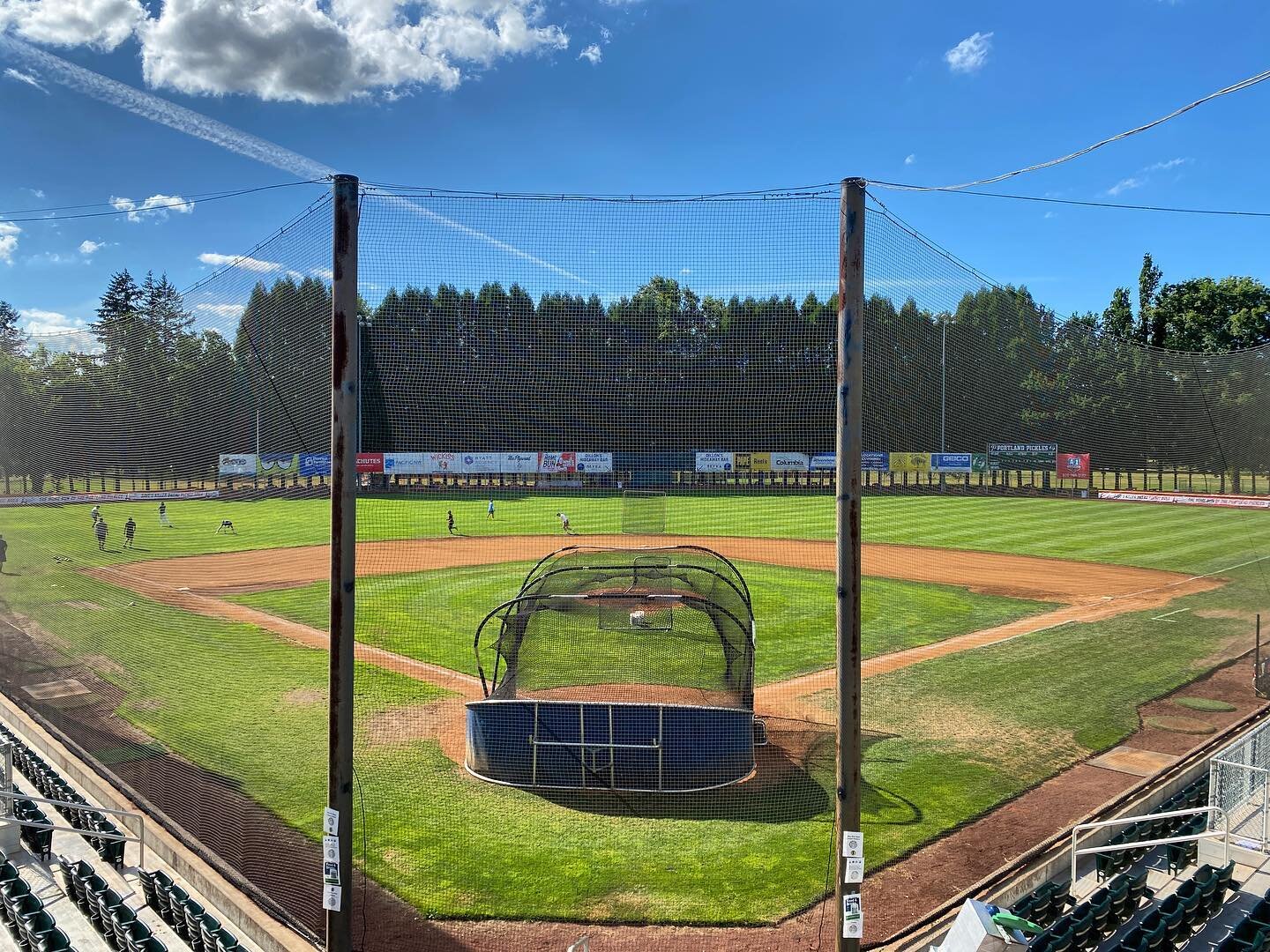 It&rsquo;s a beautiful day for baseball! At 7pm the Rosebuds take on @gherkinsbaseball at Walker Stadium in SE Portland! #GetWild🤠⚾️

Links for tickets &amp; live stream in bio!