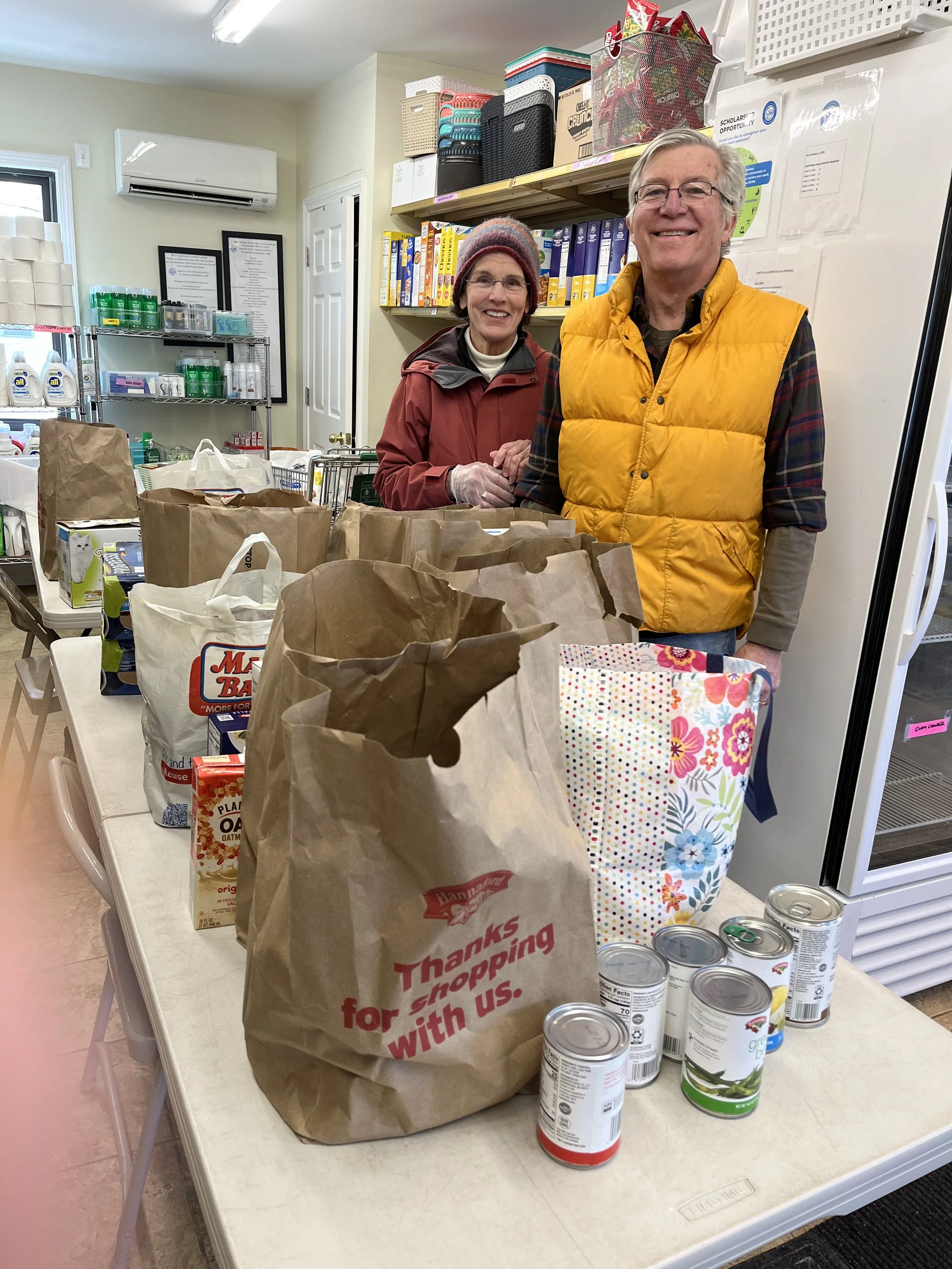 The United Methodist Church of Weston’s “Souper Bowl” competition—ended with our SVdP as the winner!  Sally and Bob Hicks delivered a car full of wonderful donations! 💛